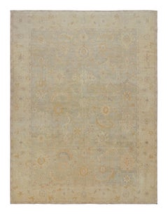 Rug & Kilim's Persian Sultanabad Style Rug in Green and Beige Floral Pattern (Tapis persan de style Sultanabad à motif floral vert et beige)