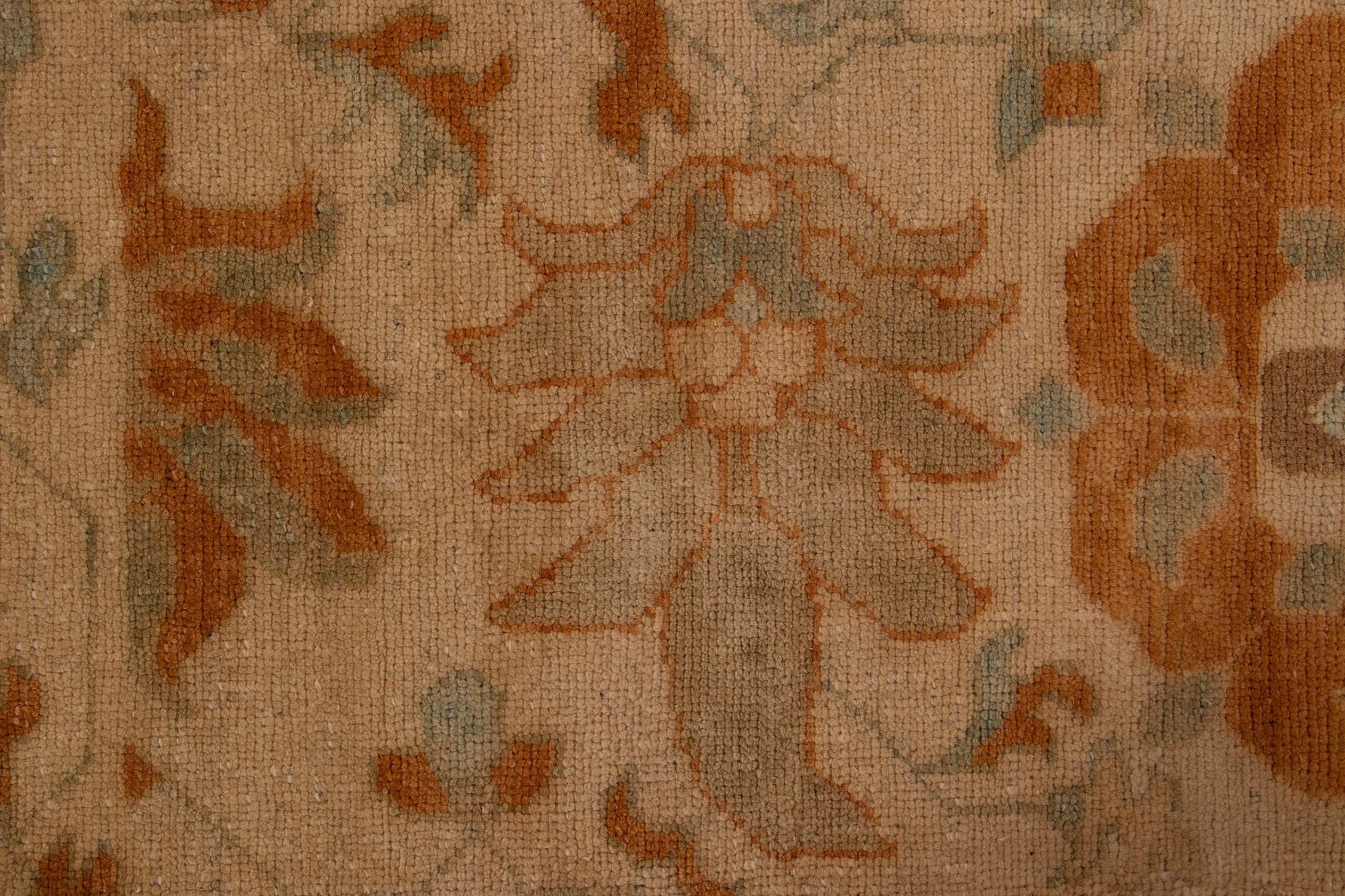 XXI secolo e contemporaneo Rug & Kilim è un tappeto persiano in stile Sultanabad con motivo floreale arancione e blu in vendita