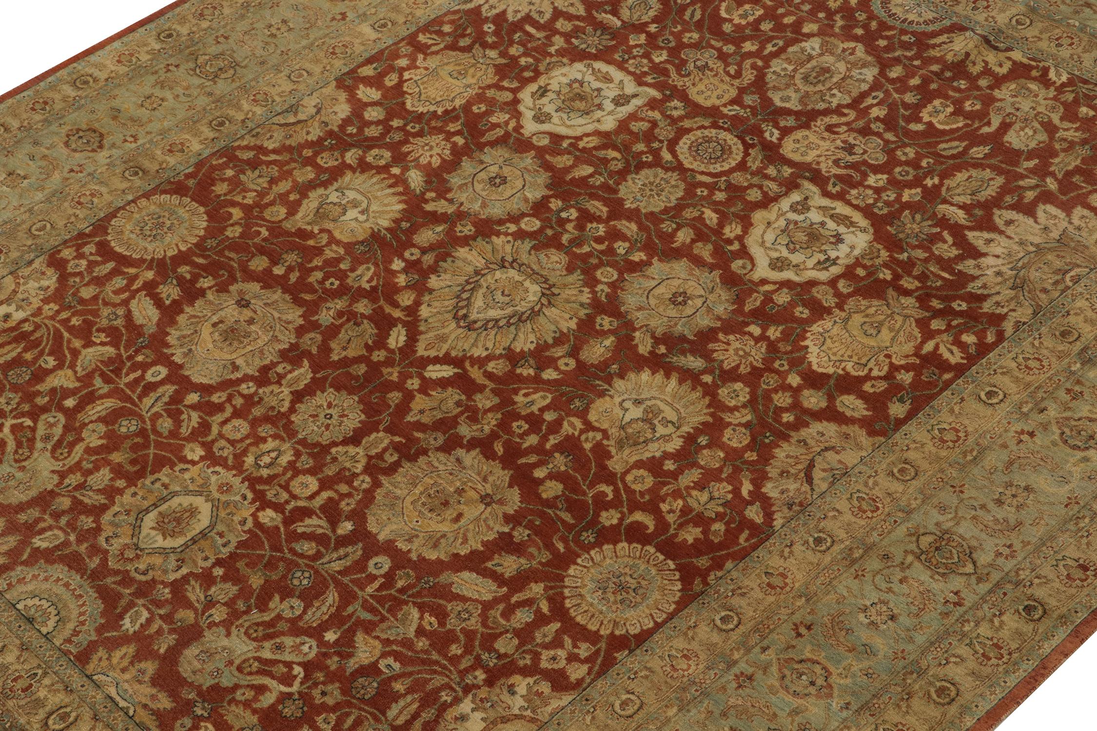 Rug & Kilim's Persischer Teppich im Tabriz-Stil in Rot mit Gold- und Beigefarbenem Blumenmuster (Handgeknüpft) im Angebot
