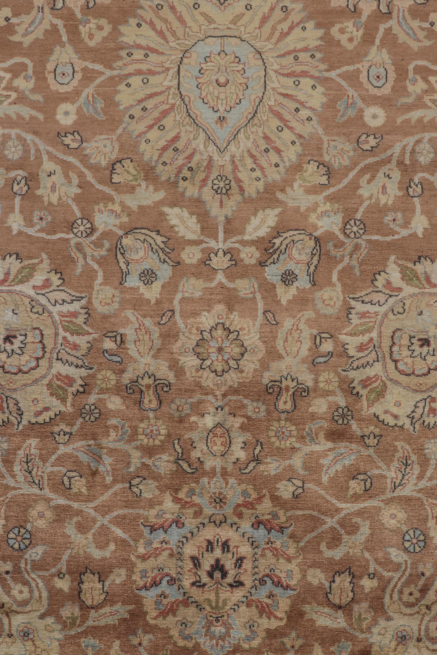 XXI secolo e contemporaneo Rug & Kilim è un tappeto persiano in stile Tabriz con motivi floreali in ruggine, marrone e blu in vendita