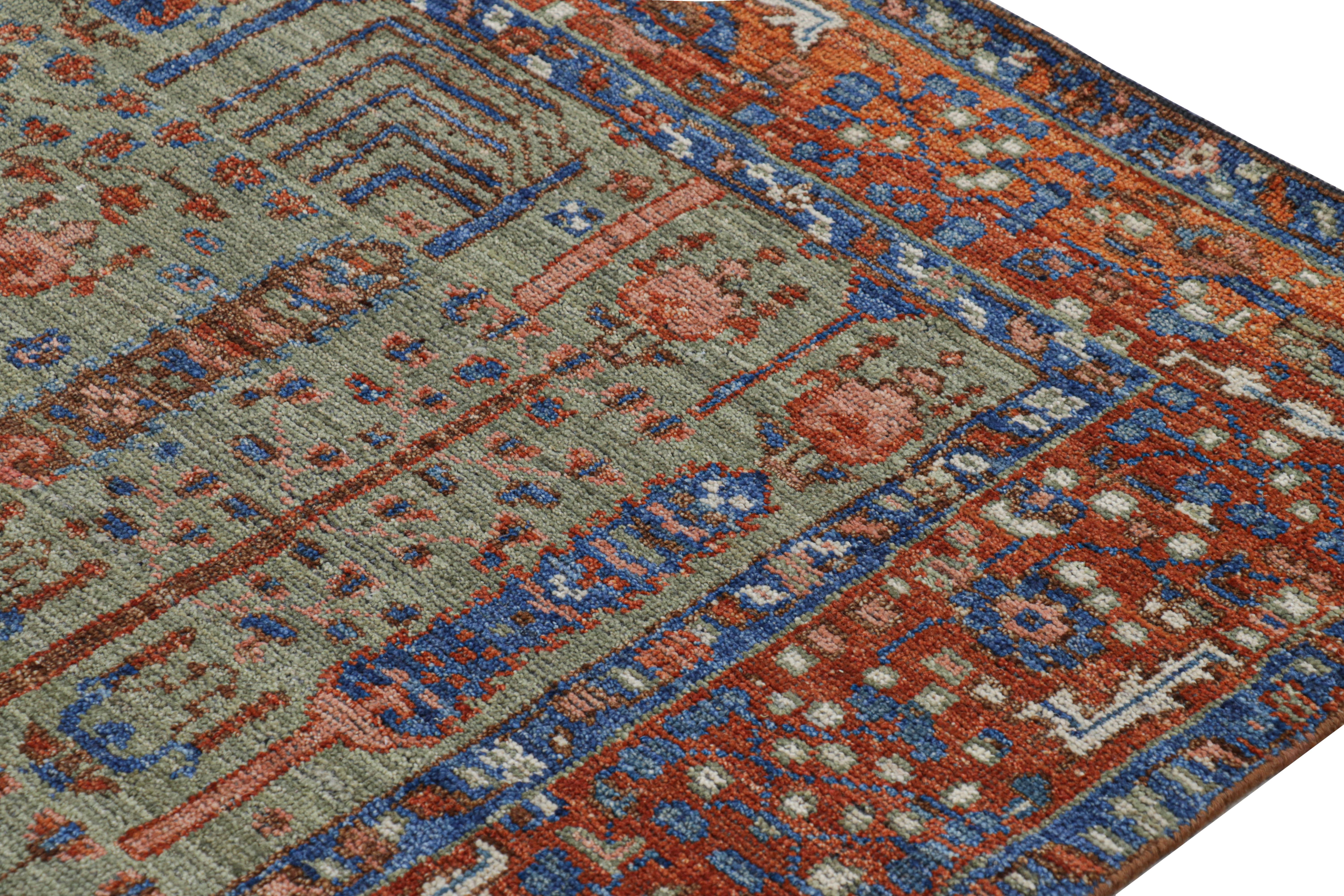 Tribale Rug & Kilim - Tappeto quadrato persiano in stile tribale in verde con motivi floreali in vendita