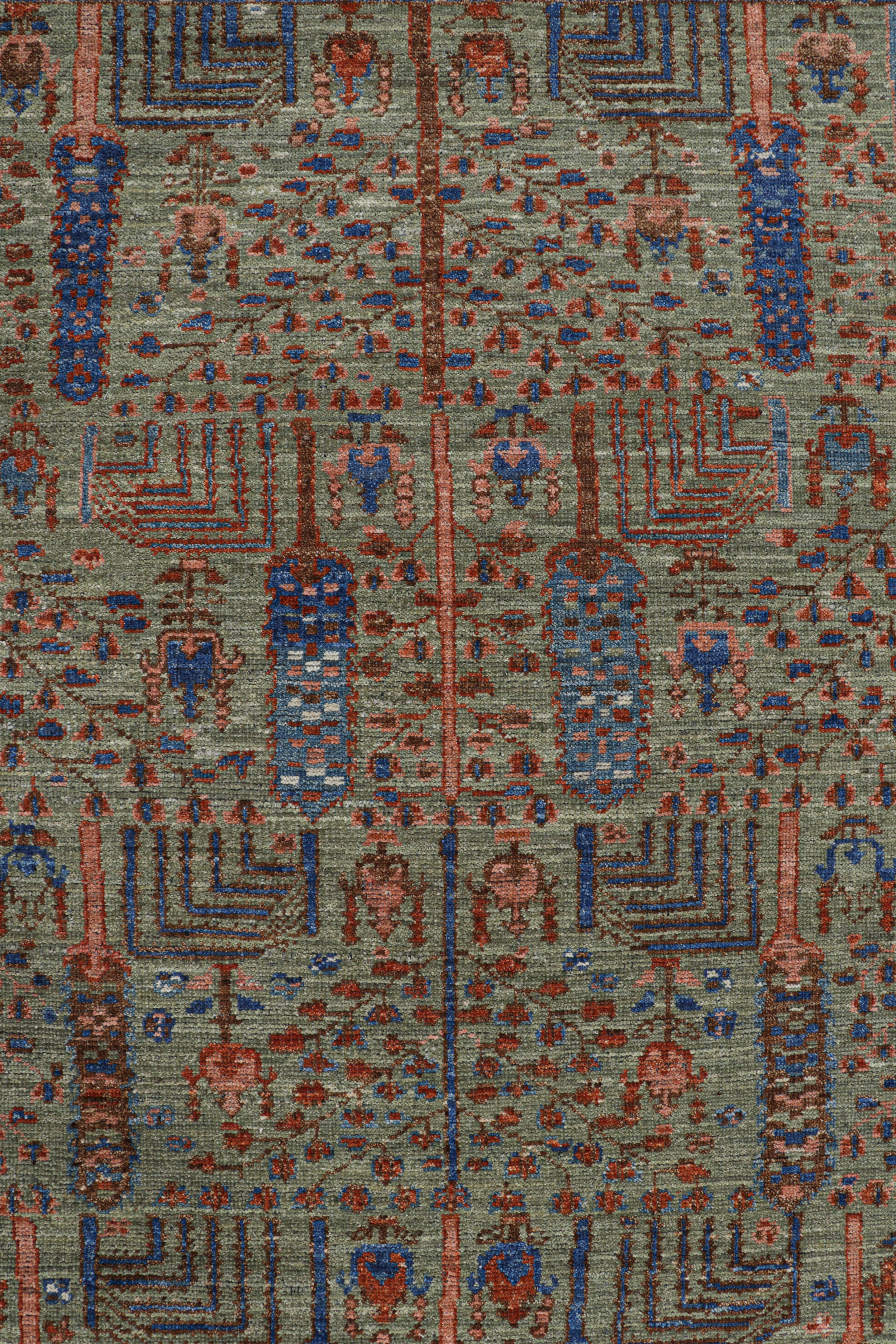 Rug & Kilim - Tappeto quadrato persiano in stile tribale in verde con motivi floreali In condizioni Nuovo in vendita a Long Island City, NY