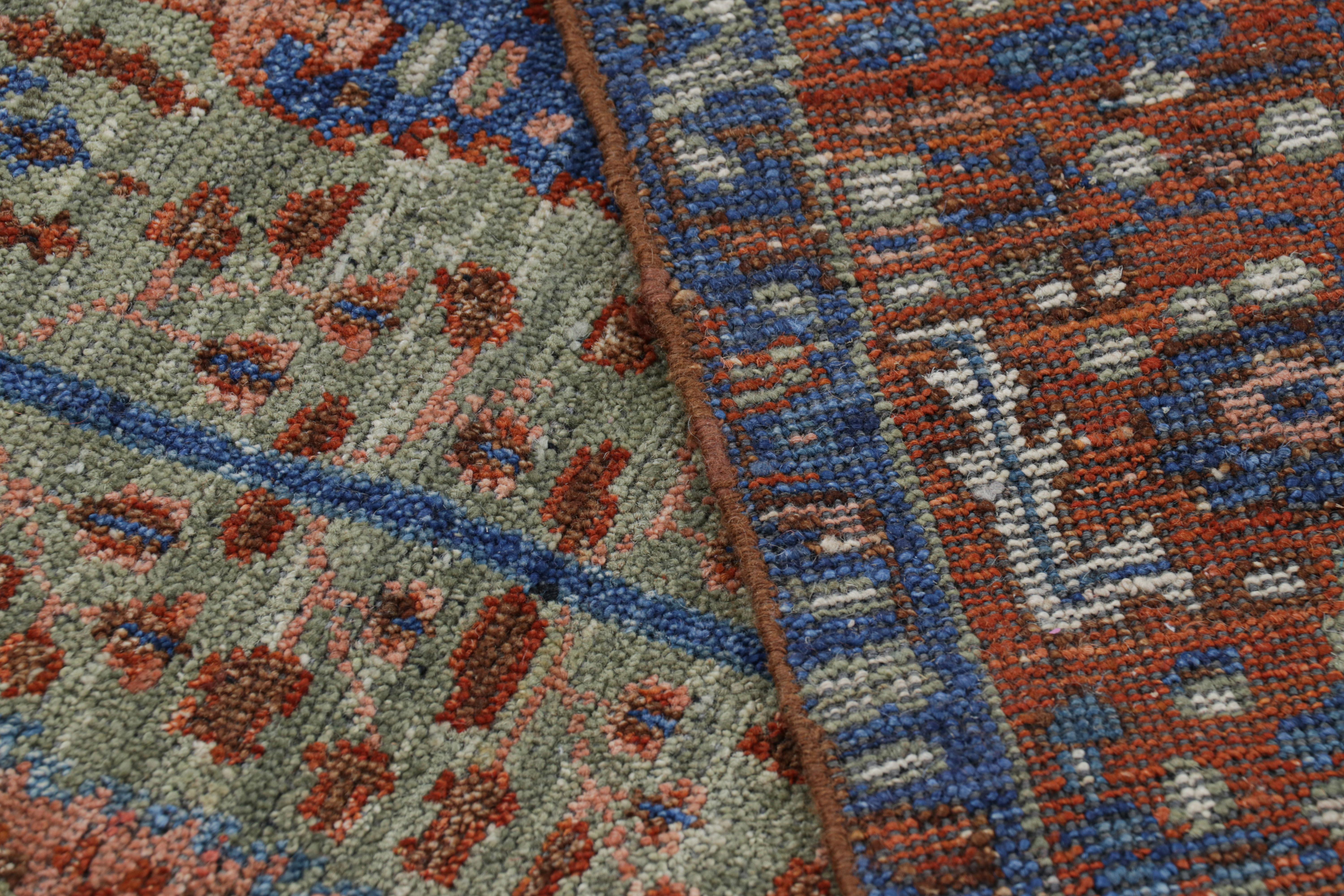 Lana Rug & Kilim - Tappeto quadrato persiano in stile tribale in verde con motivi floreali in vendita