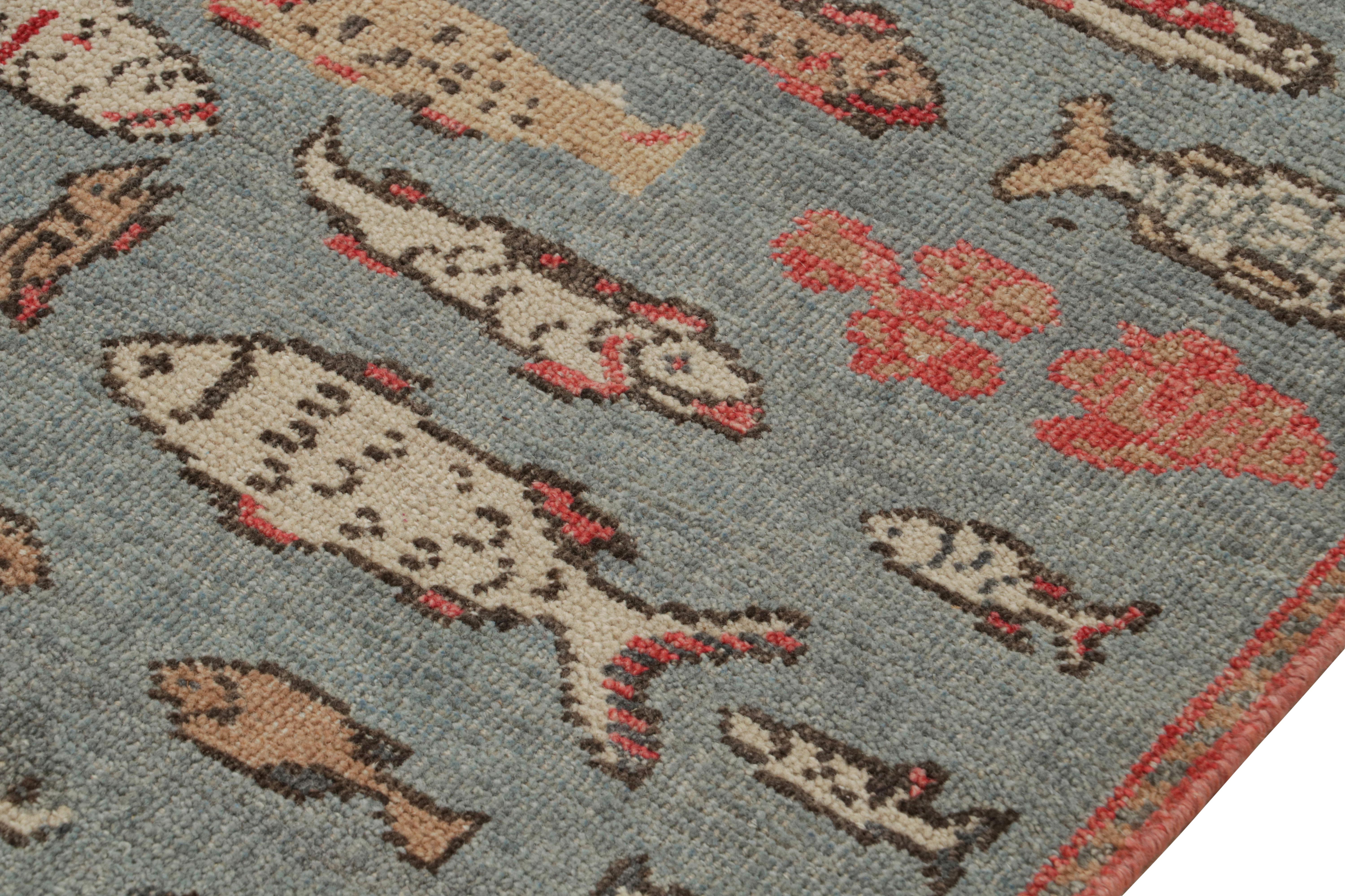 Annodato a mano Rug & Kilim è un tappeto d'arte pittorico in blu con illustrazioni di pesci in vendita