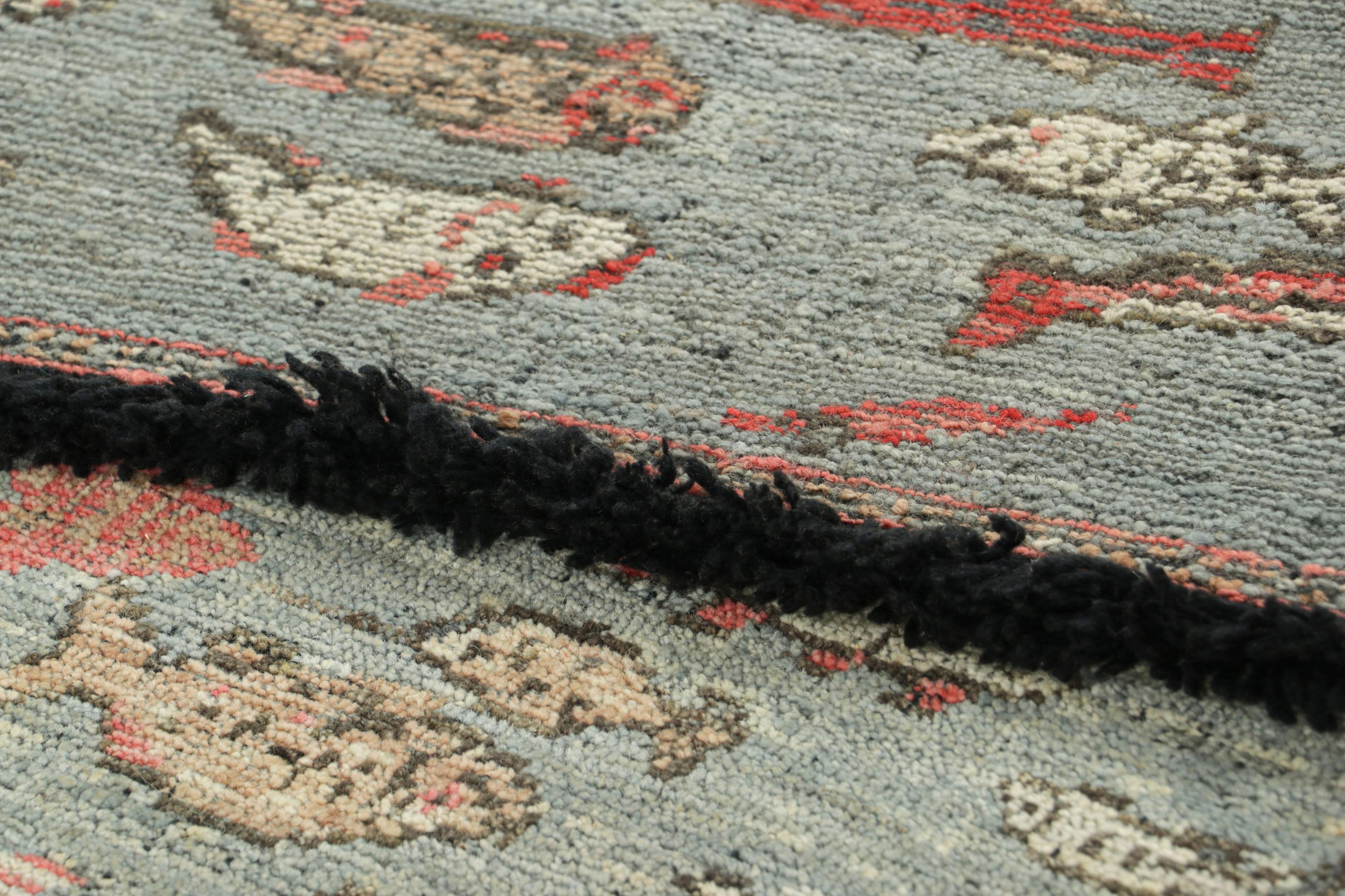 XXI secolo e contemporaneo Rug & Kilim - Tappeto Runner artistico pittorico in blu con illustrazioni di pesci colorati in vendita