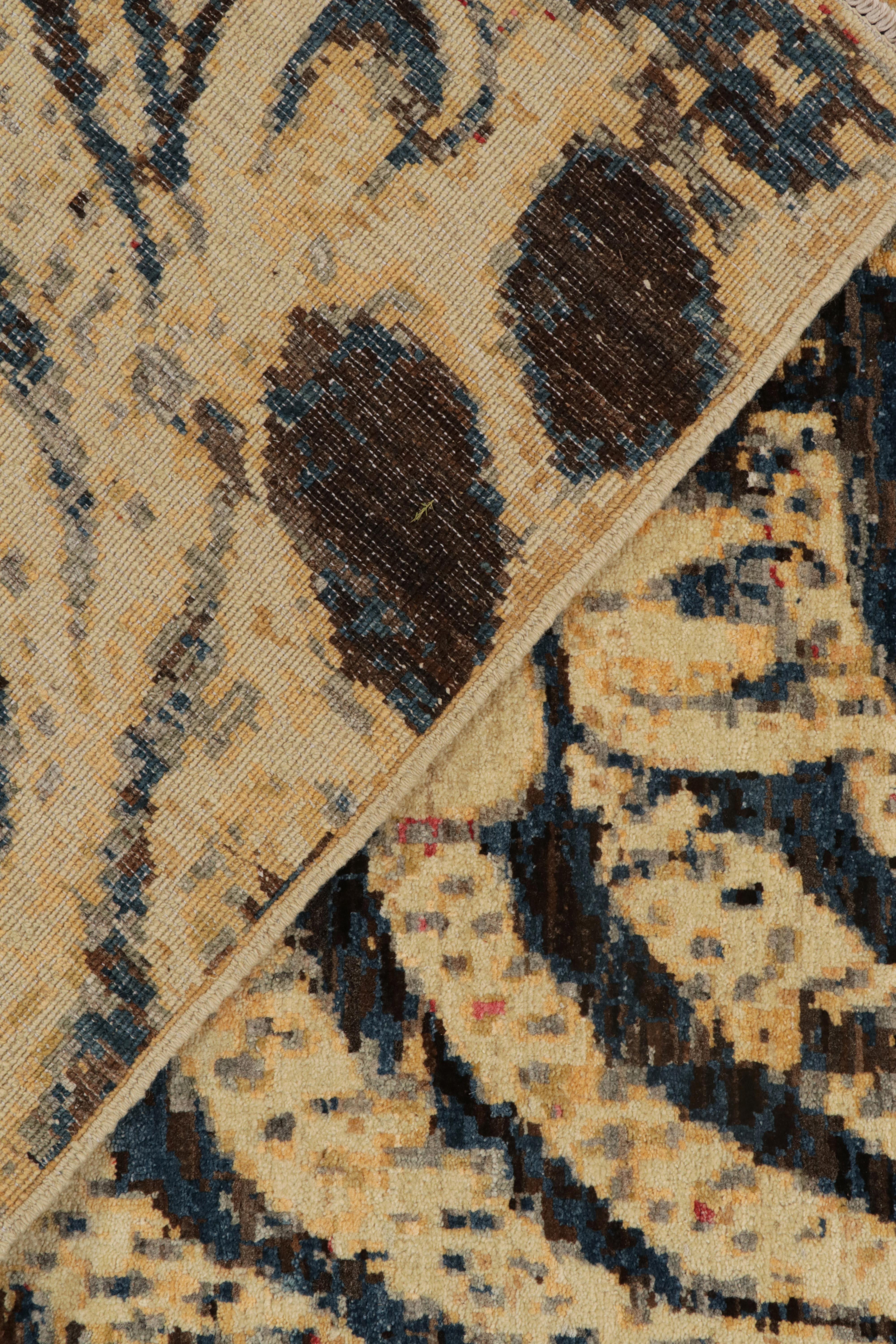 Teppich &amp;amp; Kilims Bildtiger Tigerteppich in Beige-Braun mit Blau und Rot im Zustand „Neu“ im Angebot in Long Island City, NY