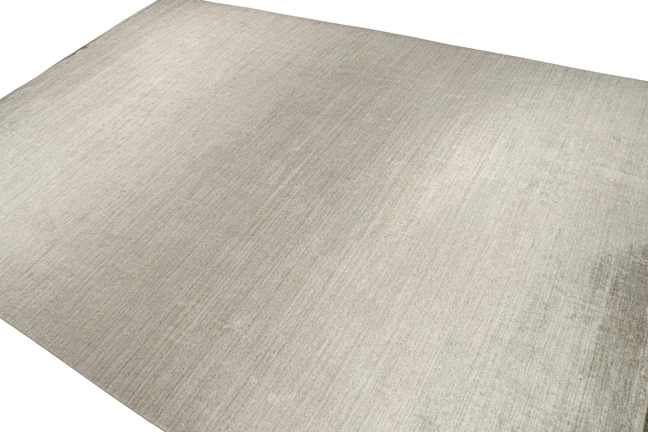 Moderner schlichter Teppich von Rug & Kilim in massivem Silber und Off-White Ton-in-Ton (Handgeknüpft) im Angebot