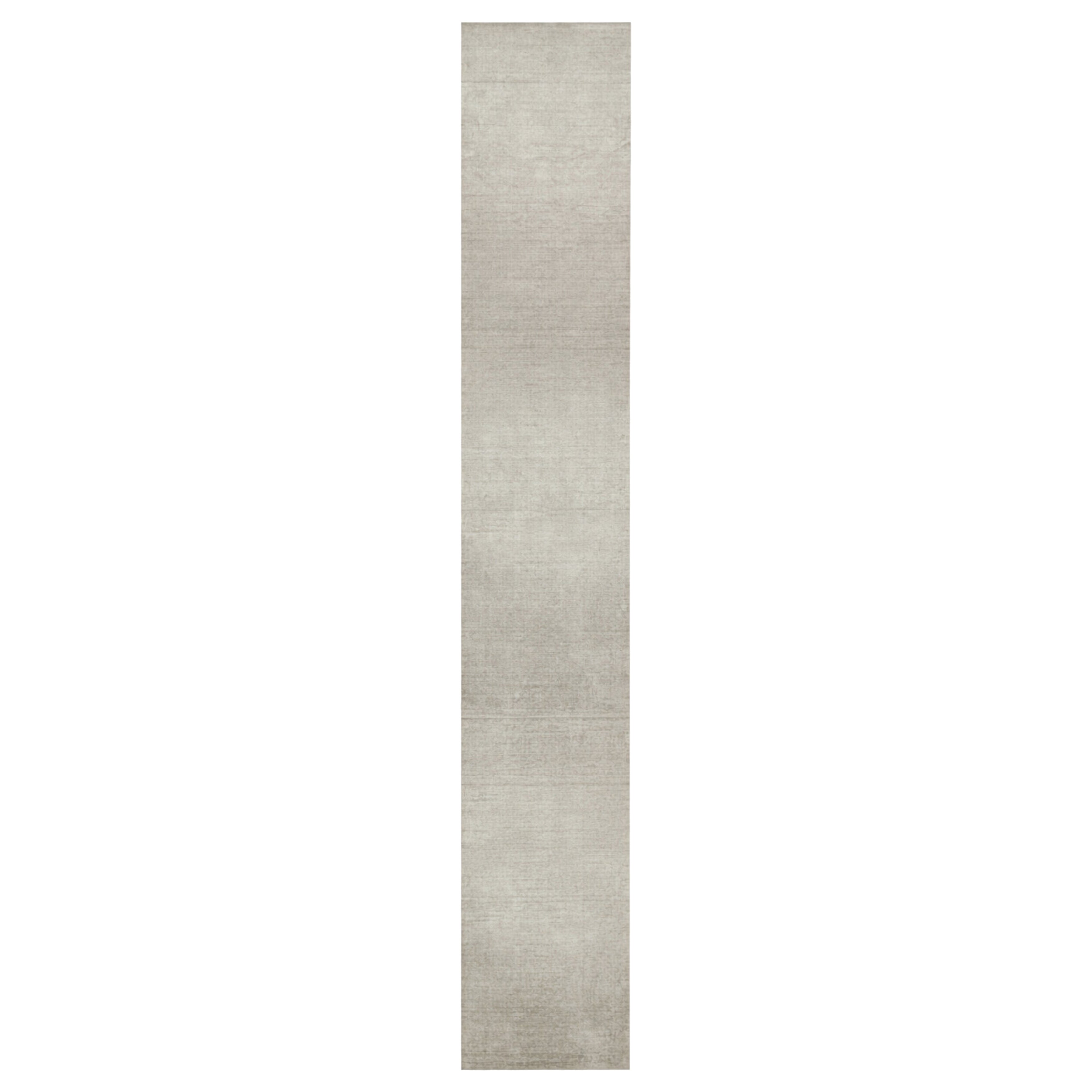 Rug 
Kilim
s Plain Modernity Rug in Solid Silver and Off-White Tone-on-Tone (tapis moderne uni en argent et blanc cassé) en vente