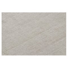 Rug & Kilims schlichter moderner Teppich in massivem Silber-Grau Ton in Ton