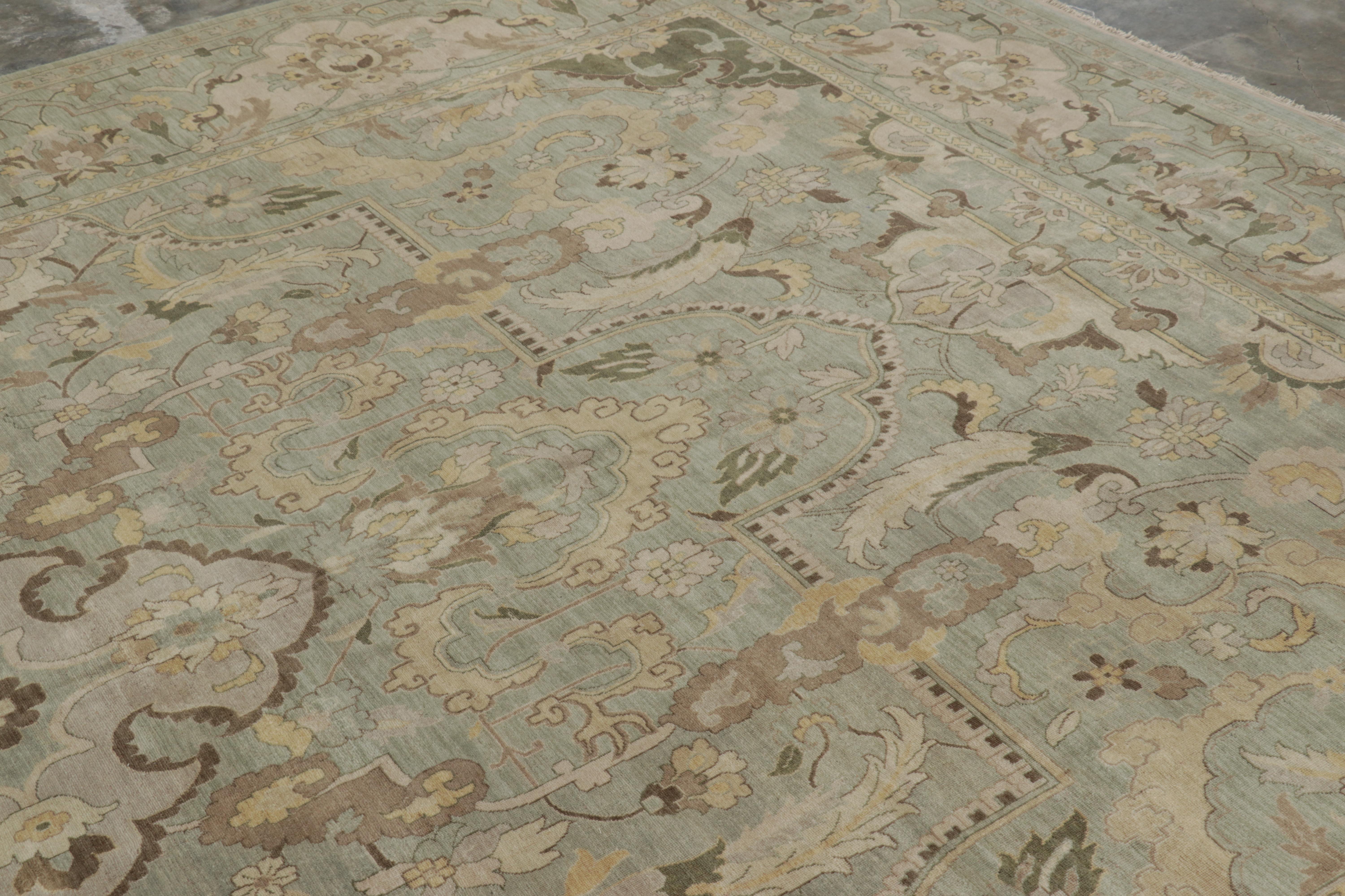 XXIe siècle et contemporain Tapis de style polonaise de Rug & Kilim en vert clair avec médaillons floraux en vente