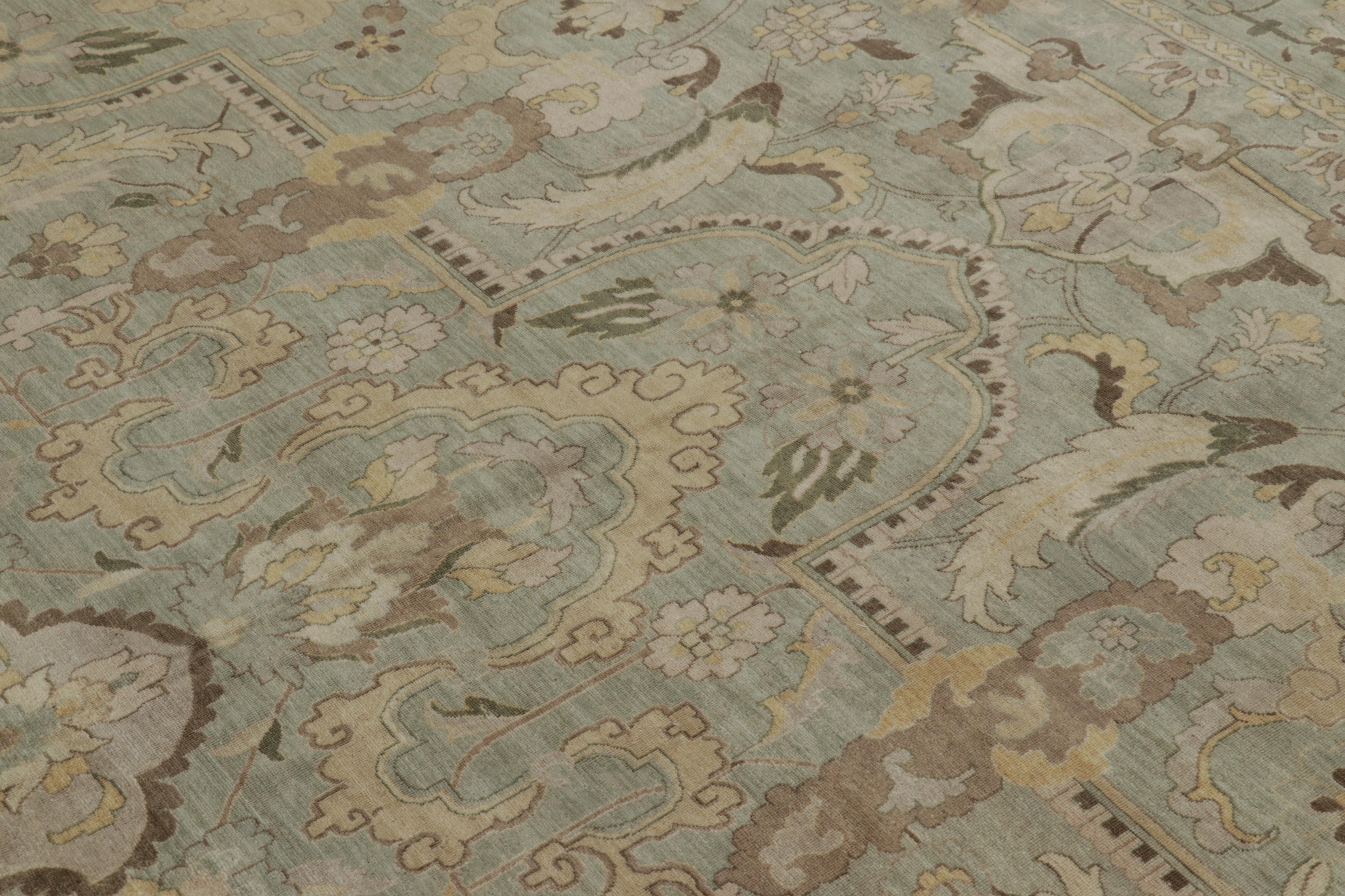 Rug & Kilim - Tappeto in stile polacco in verde chiaro con medaglioni floreali in vendita 1