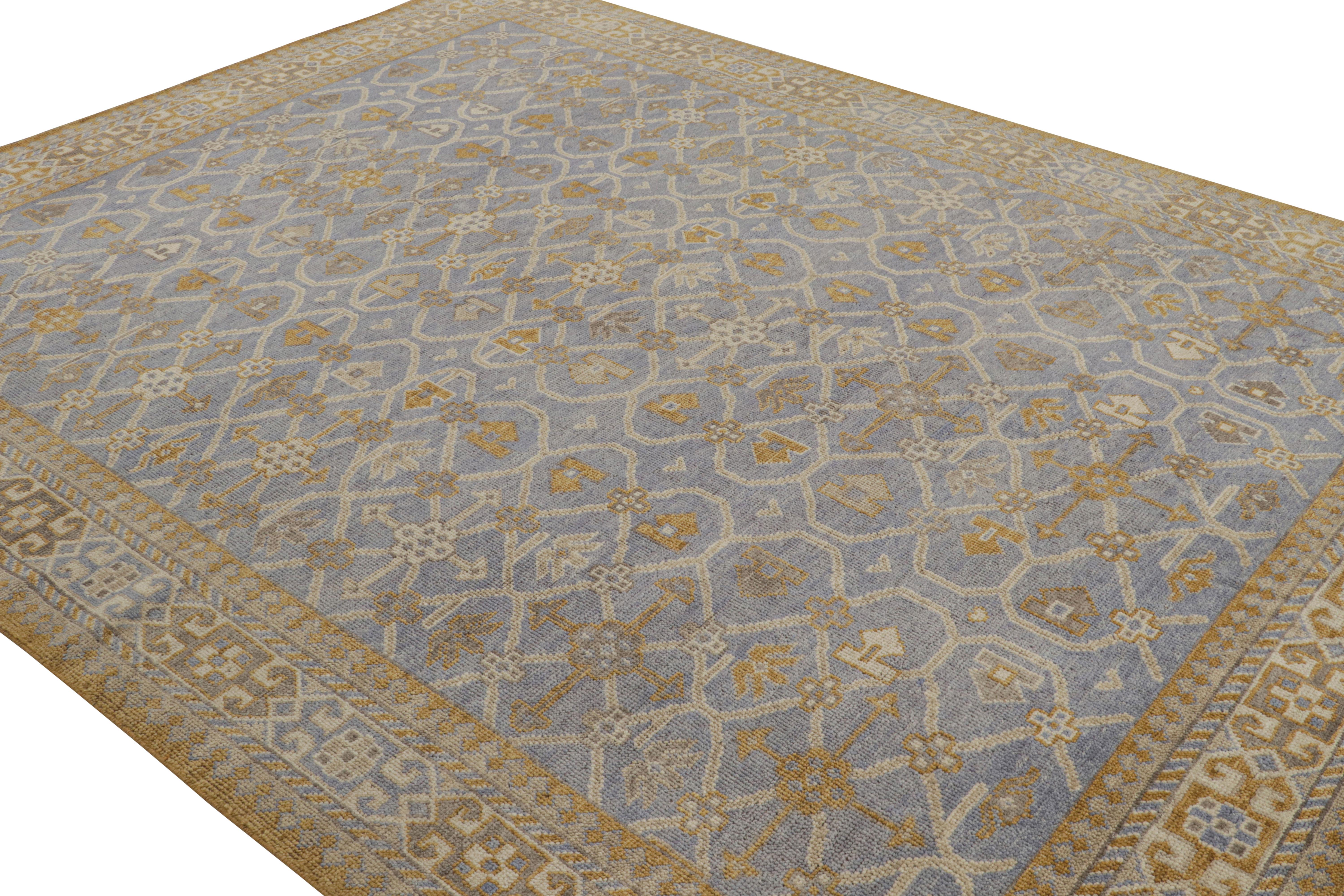 Hailing from Rug & Kilim’s Burano collection, this is an 8x10 design inspired by Samarkand rugs. Handknotted in Ghazni wool.

On the Design: 

Keen eyes will note the blue field underscoring gold and beige-brown geometric patterns - enfolded by a