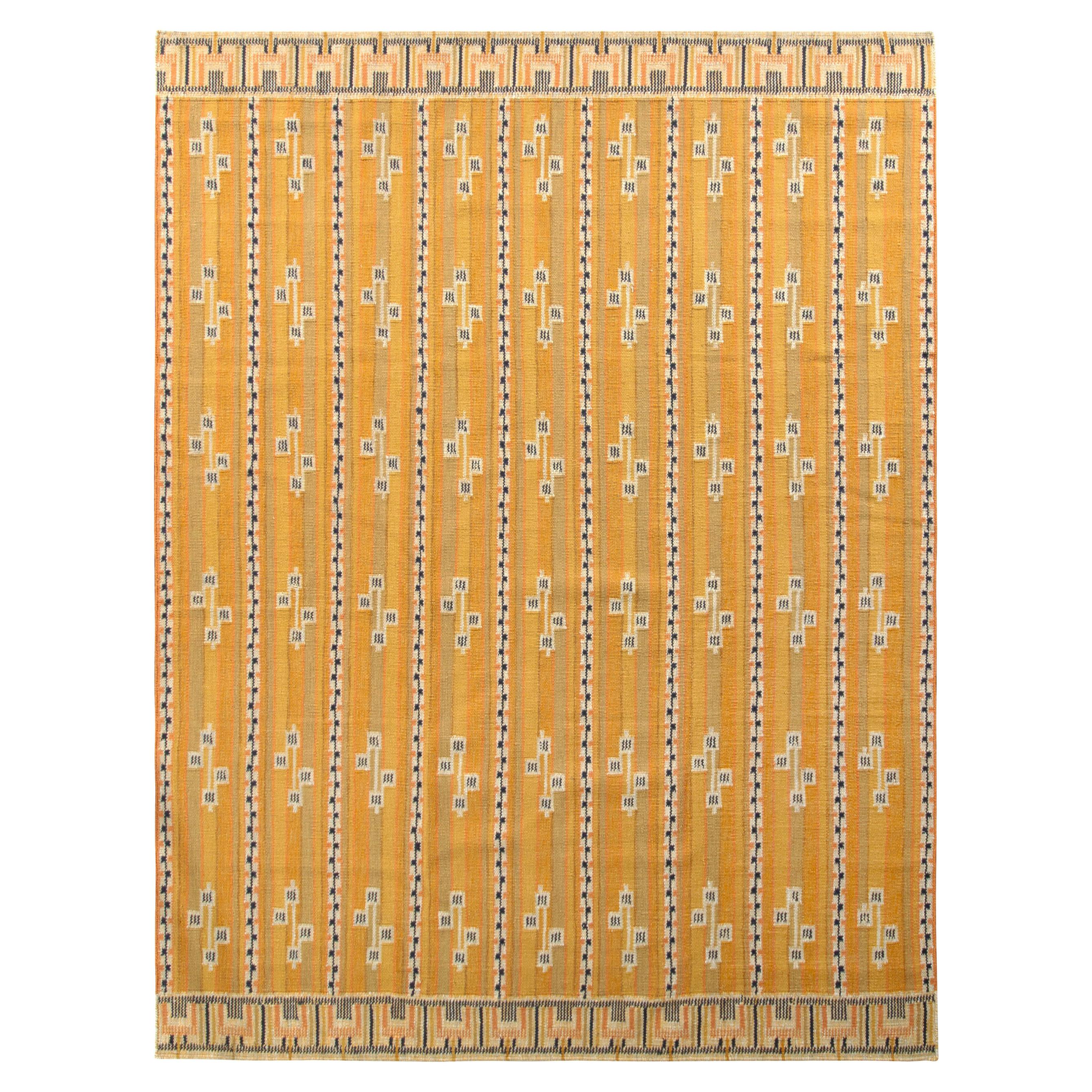 Rug & Kilim’s Scandanavian Style Kilim Rug in Beige and Yellow Geometric Pattern For Sale