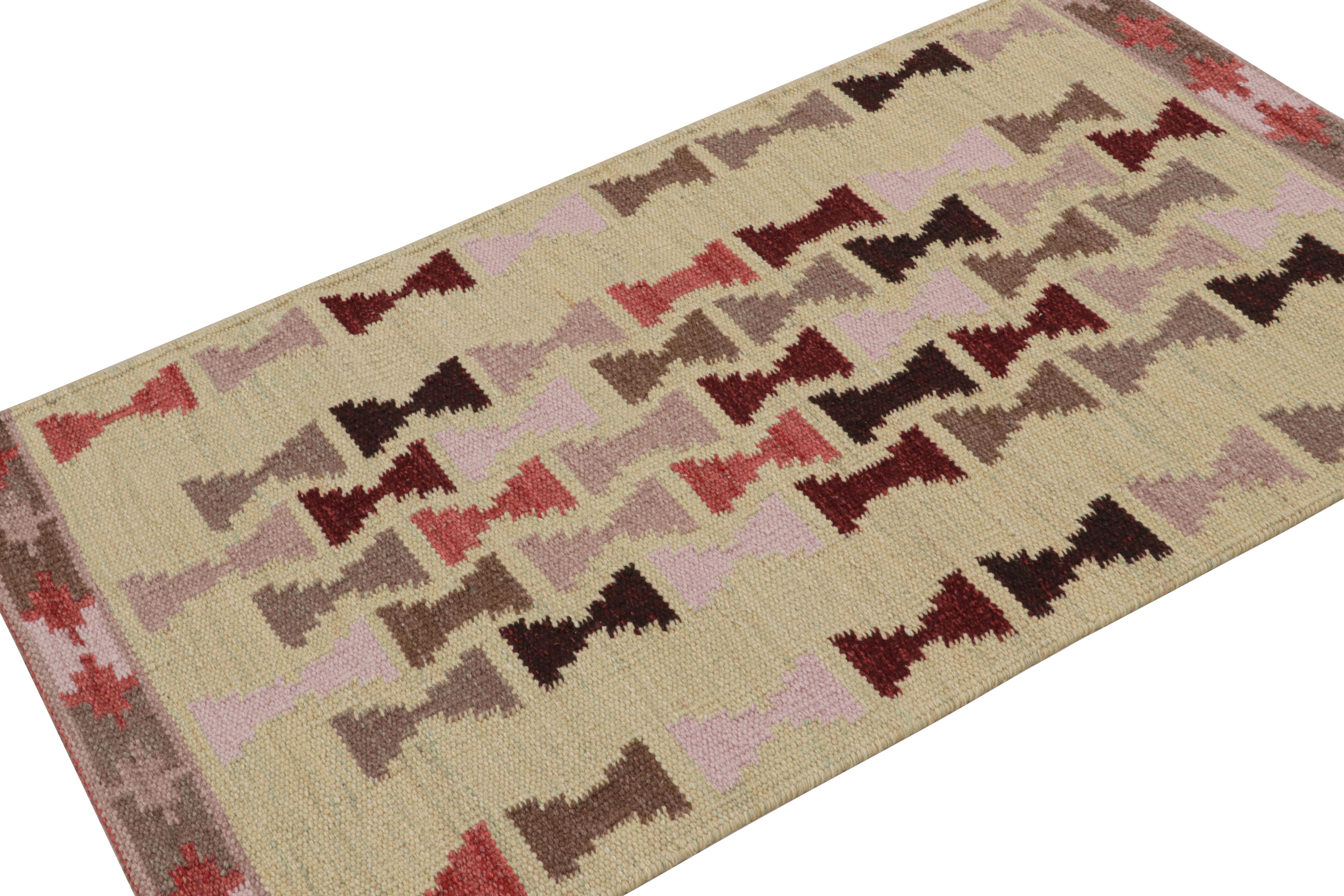 Handwoven in wool,a 3x5 Swedish accent rug from Rug & Kilim’s Scandinavian rug collection.

On the Design

In this design, cream underscores the geometric patterns inspired by hourglasses in the Swedish minimalist style. Keen eyes will admire