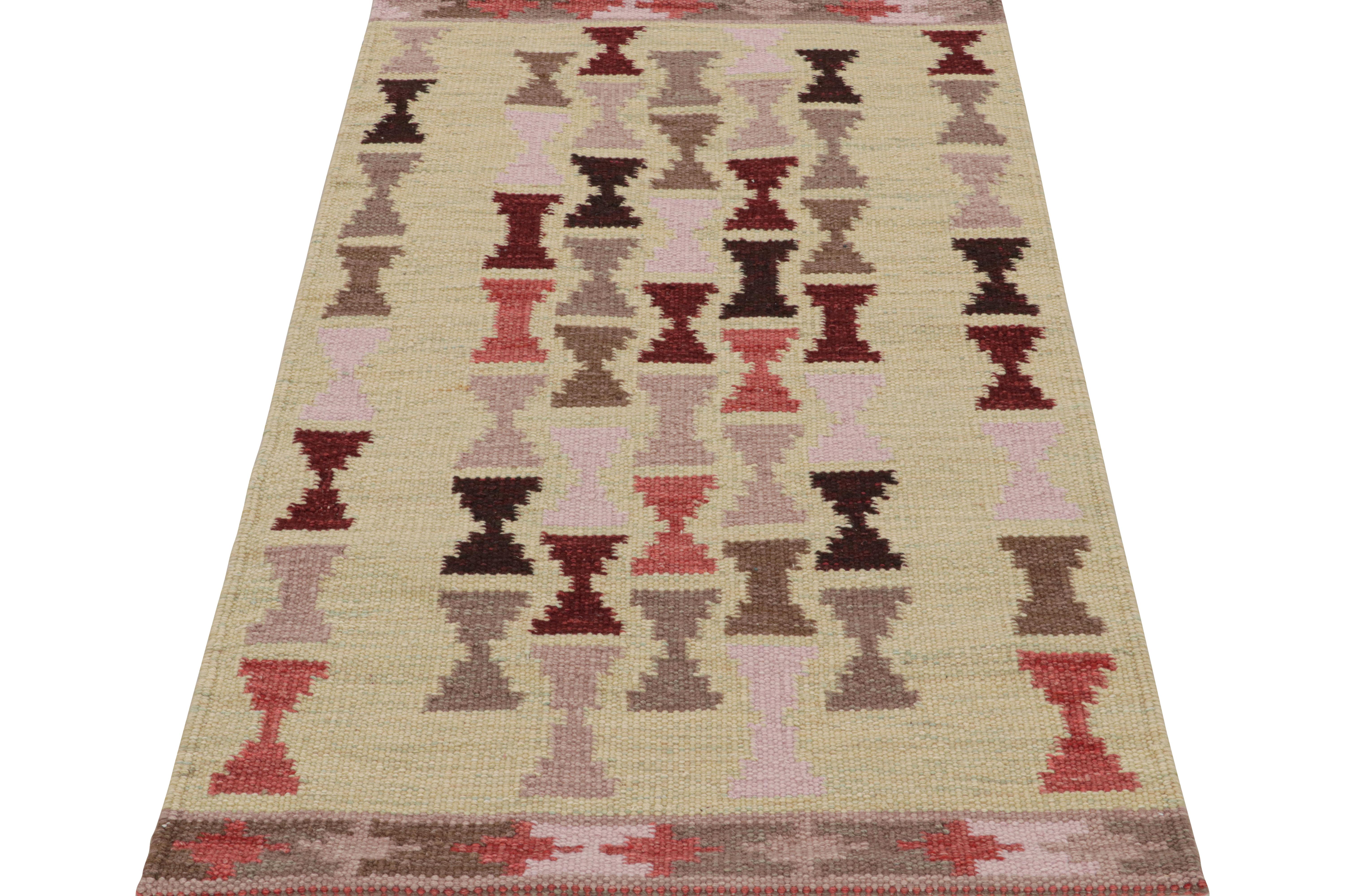 Indian Rug & Kilim’s Scandinavian Accent Rug in Cream with Geometric Patterns For Sale