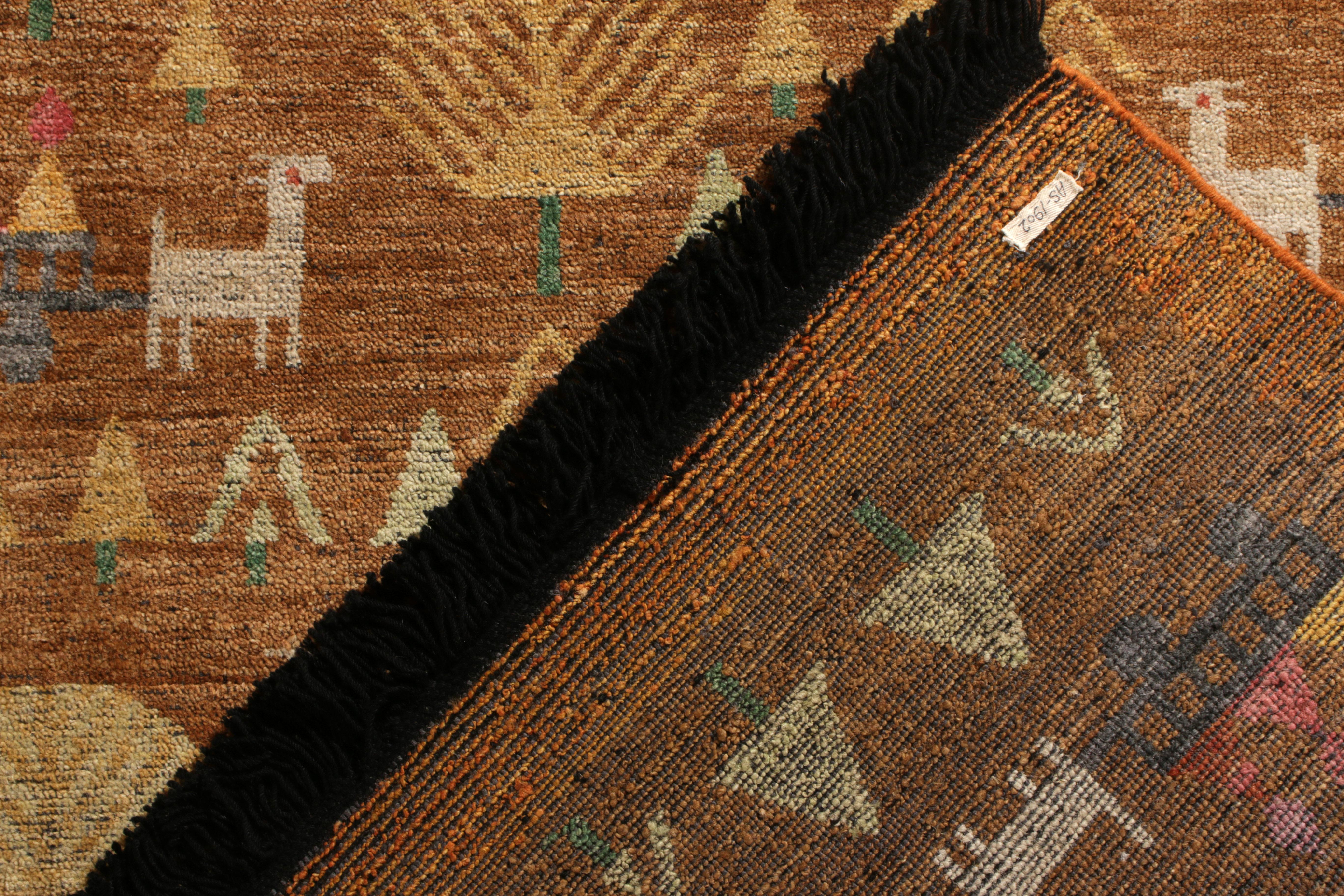 Annodato a mano Rug & Kilim è un tappeto in stile Folk Art scandinavo di colore marrone con motivo pittorico in vendita