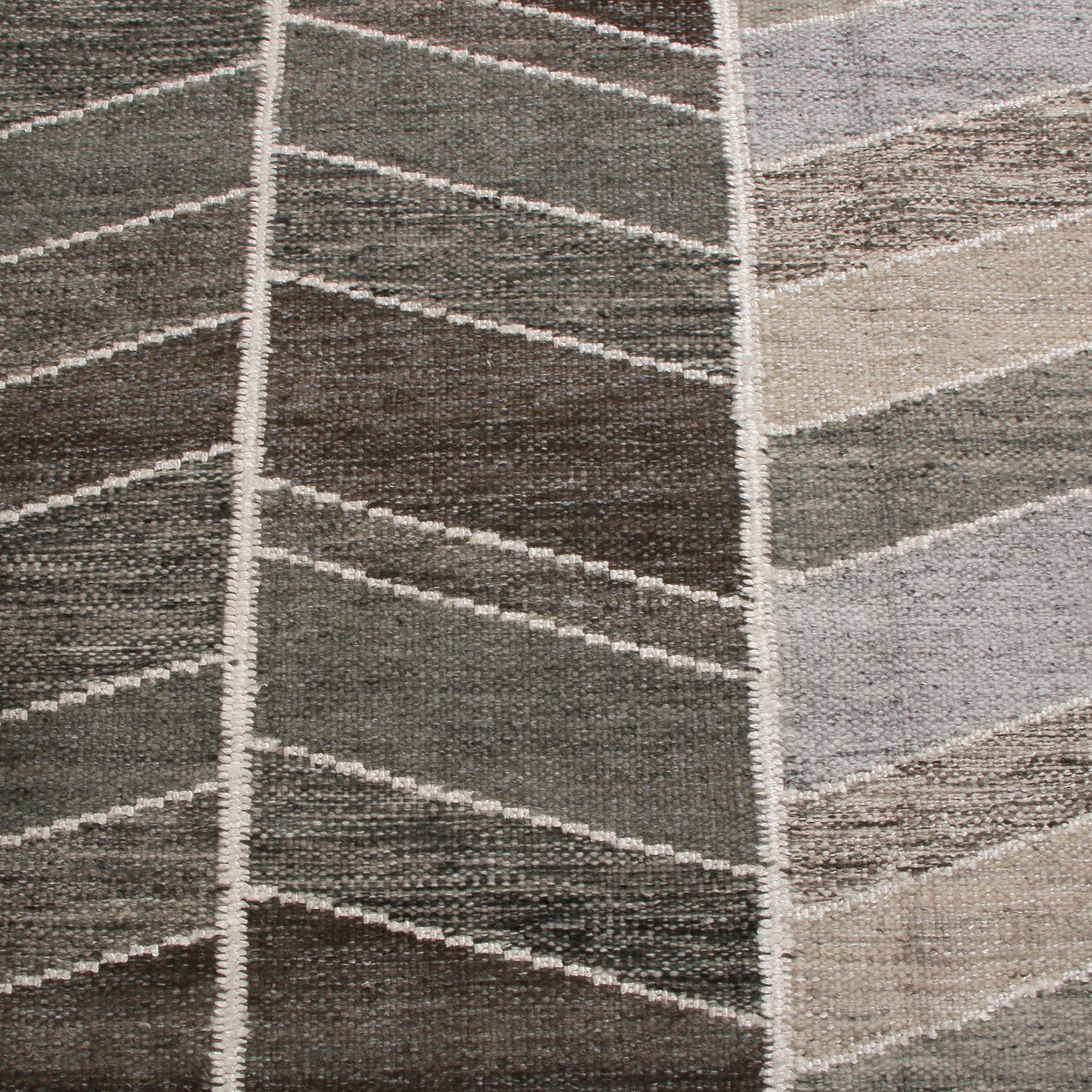 Skandinavisch inspirierter brauner und grauer Wollflorteppich von Teppich & Kilims (Skandinavische Moderne) im Angebot
