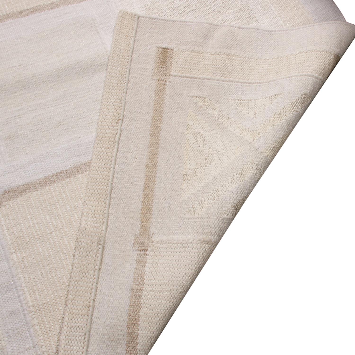 Noué à la main Tapis & Kilims en laine naturelle d'inspiration scandinave gris crème et bleu clair en vente