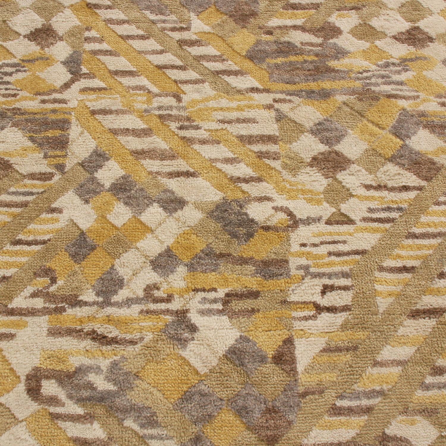 Skandinavisch inspirierter geometrischer Wollteppich in Beige und Gelb von Rug & Kilim (Indisch) im Angebot