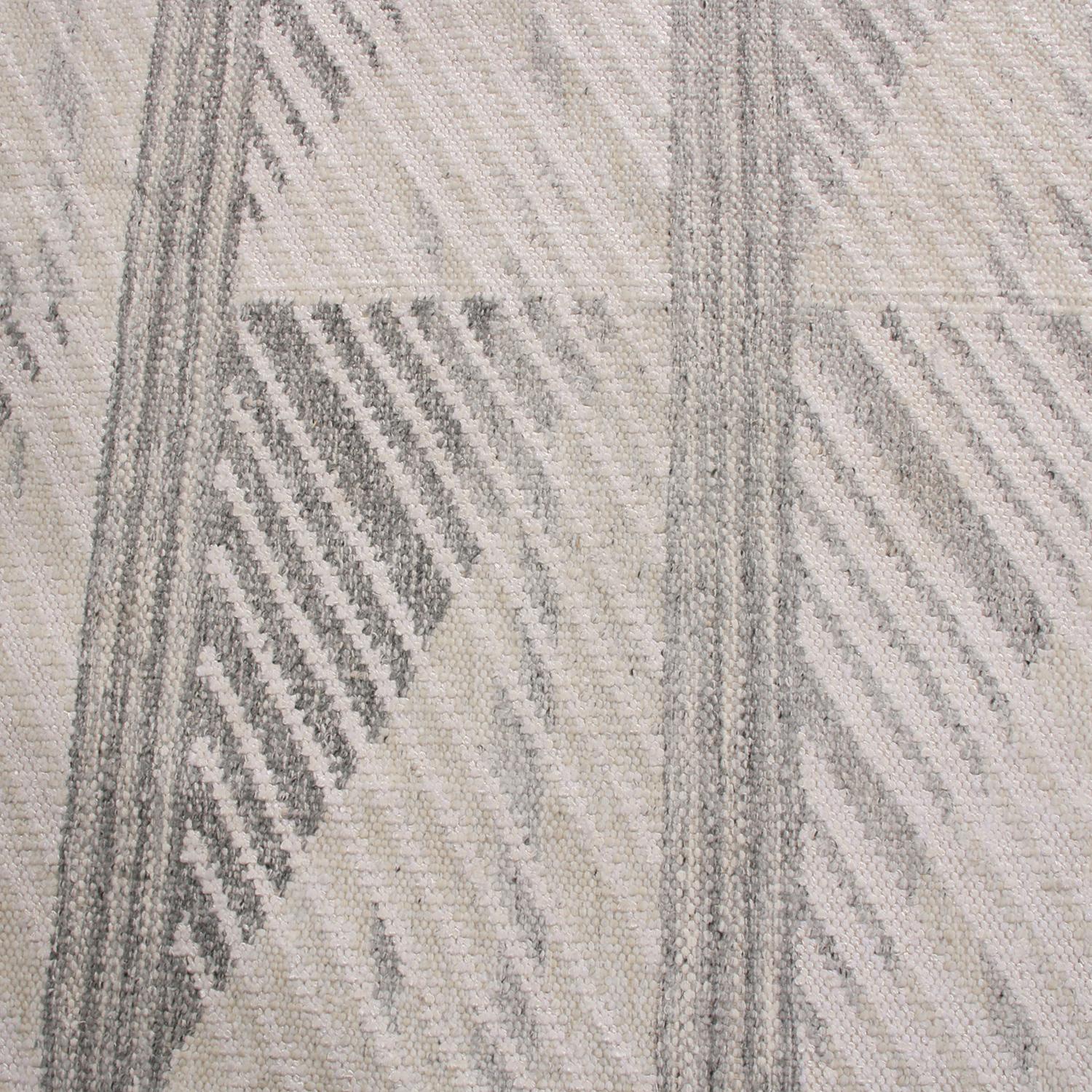 Scandinavian Modern Rug & Kilim’s Scandinavian-Inspired Geometric Gray-White Natural Wool Kilim Rug For Sale