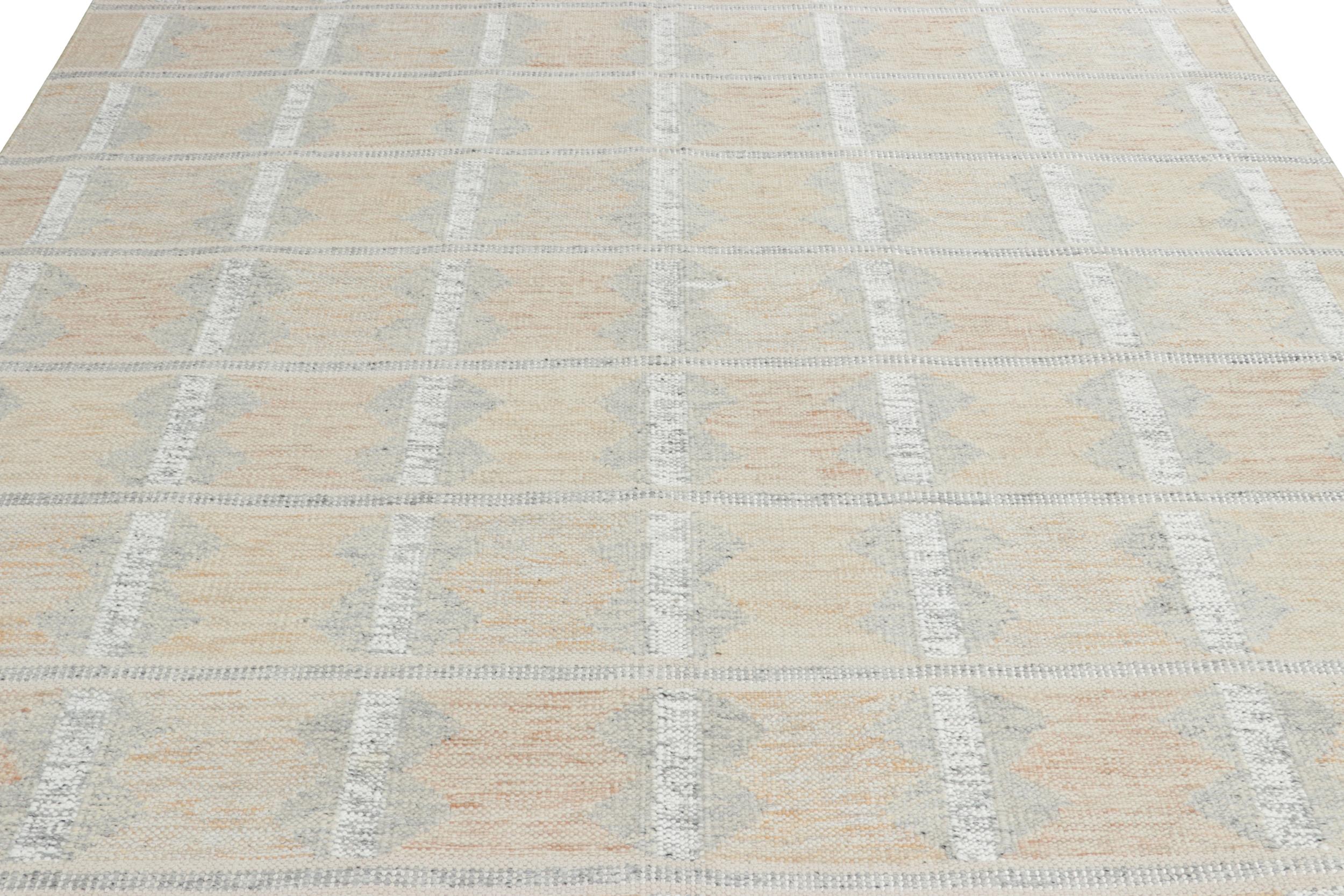 Rug & Kilim - Tappeto di ispirazione scandinava, beige con motivi geometrici In condizioni Nuovo in vendita a Long Island City, NY