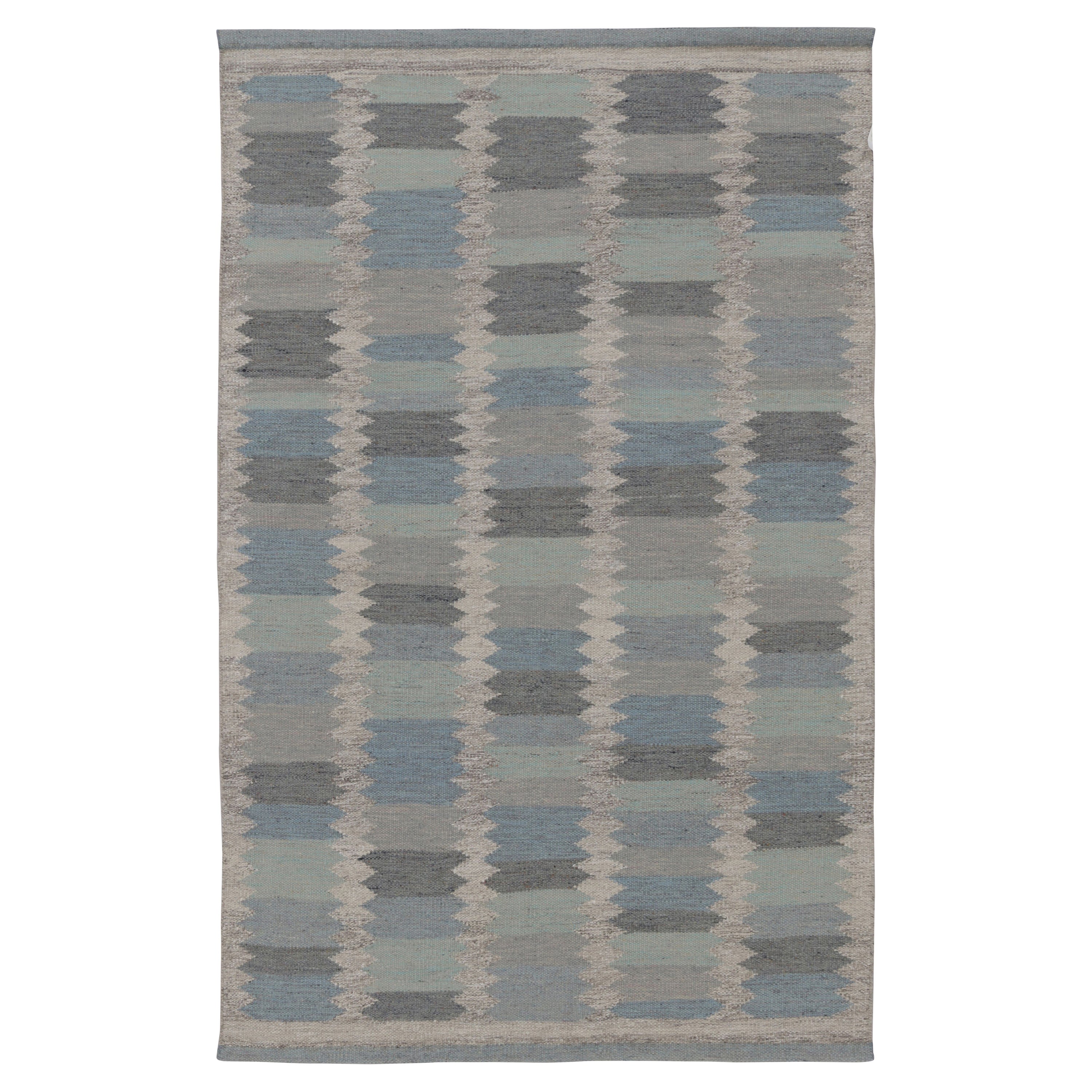 Rug 
Kilim’s Scandinavian-Inspired Rug, Blue with Sawtooth Geometric Patterns For Sale