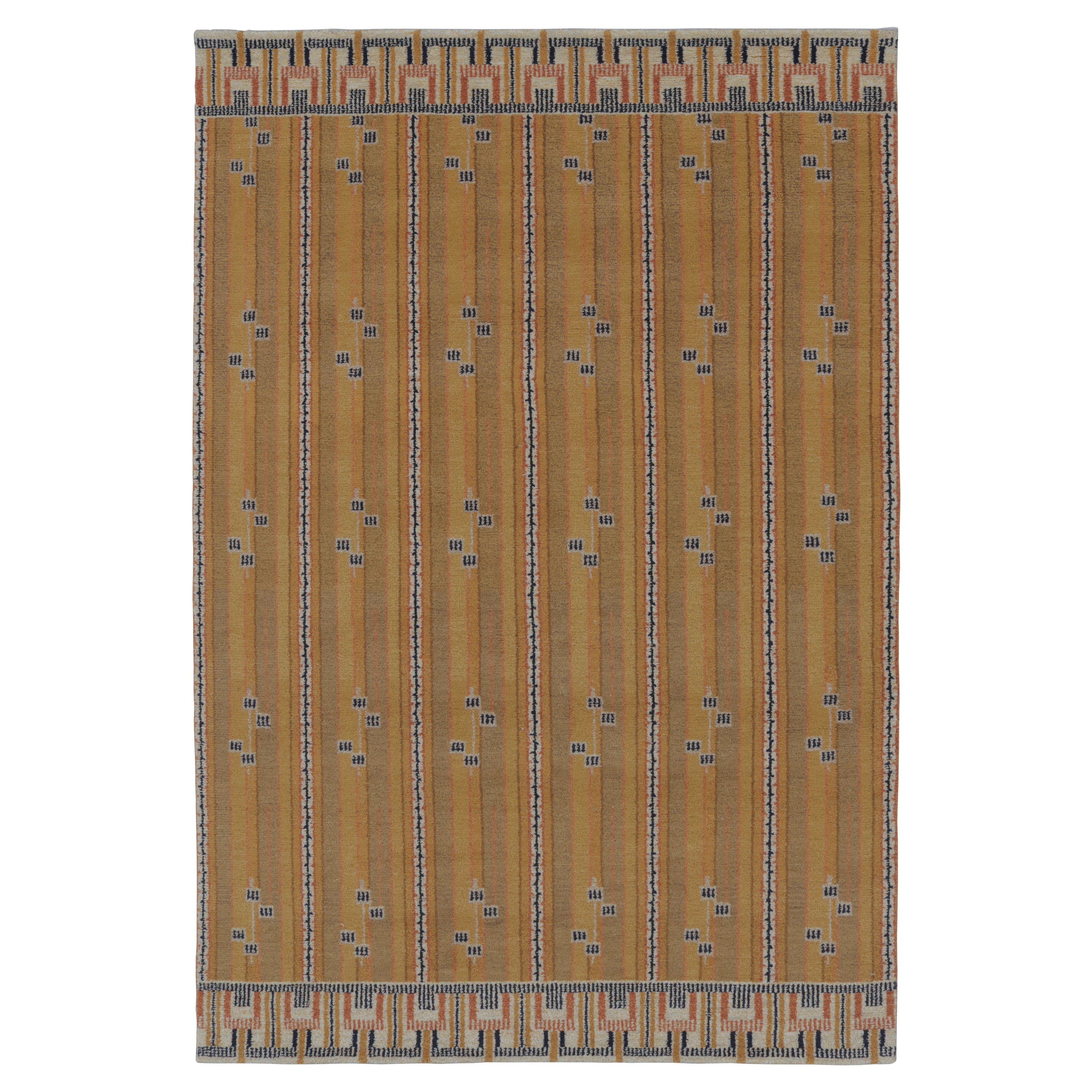 Rug 
Kilim’s Scandinavian-Inspired Rug, “Marta Stripe” Design in Gold Tones in vendita