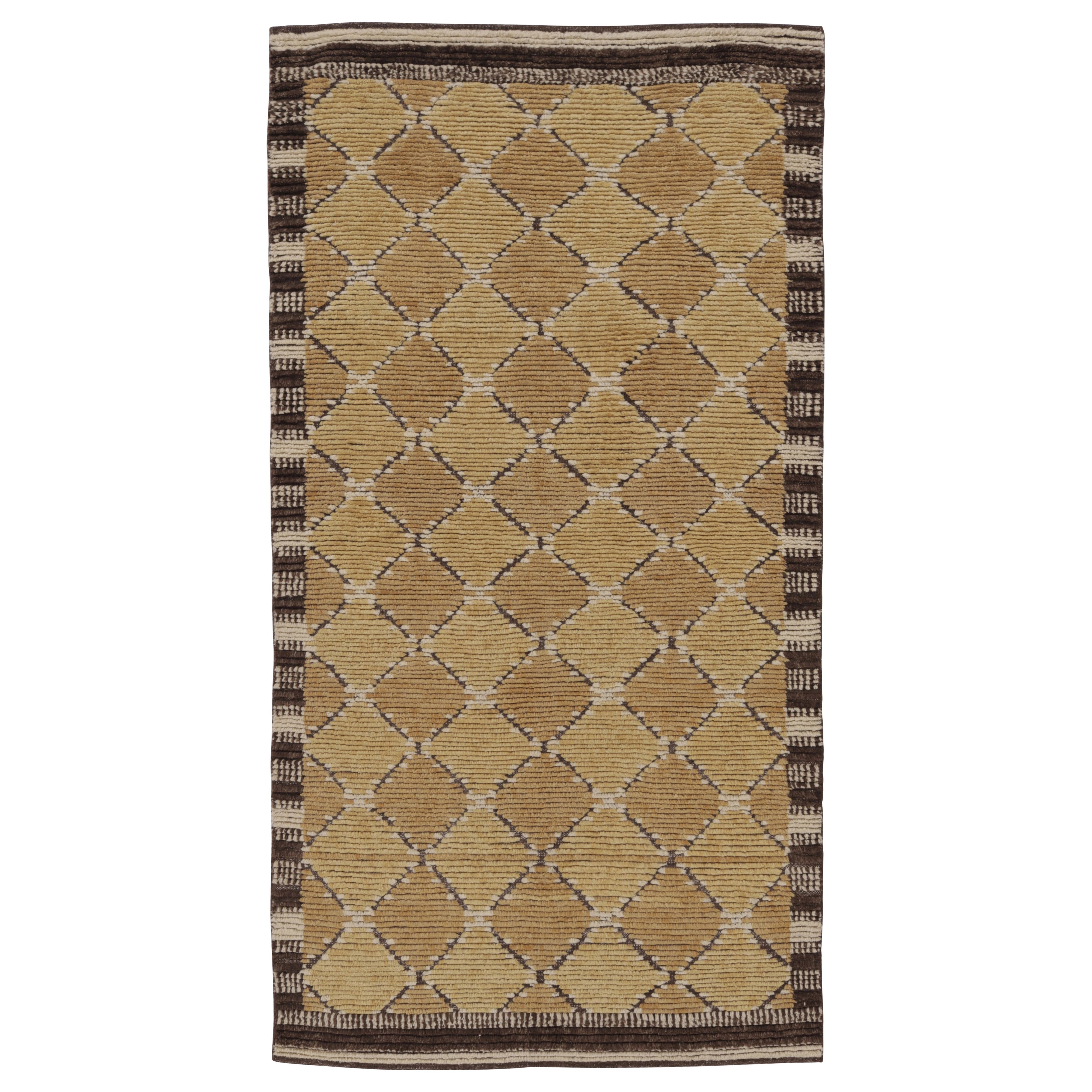 Rug 
Kilim’s Scandinavian Inspired Runner Rug, Gold Diamond Geometric Patterns For Sale