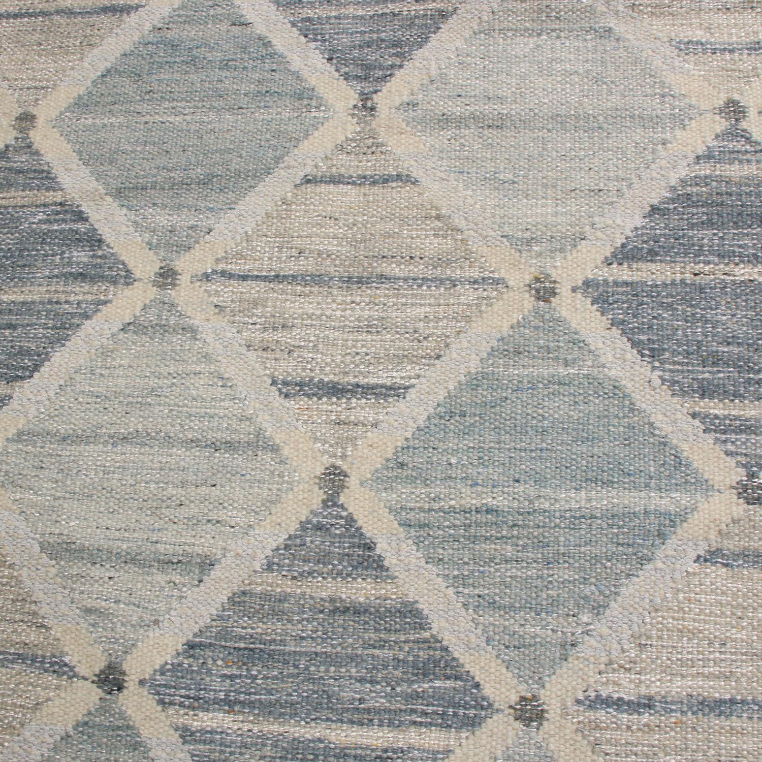 Scandinave moderne Tapis Kilim en laine gris argenté et bleu d'inspiration scandinave Kilims en vente