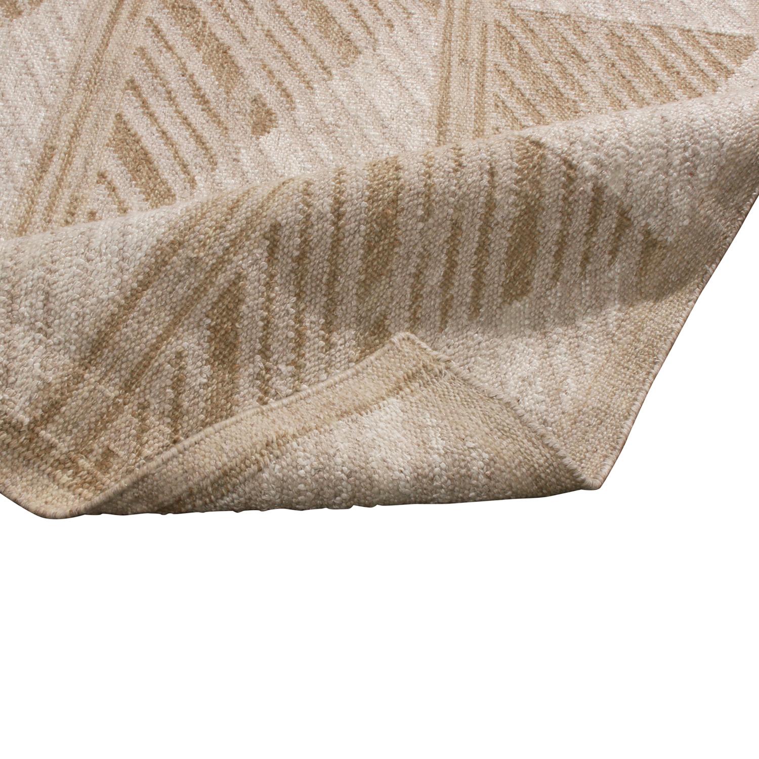 Rug & Kilim è un tappeto in lana naturale di ispirazione scandinava, color pesca e bianco. In condizioni Nuovo in vendita a Long Island City, NY