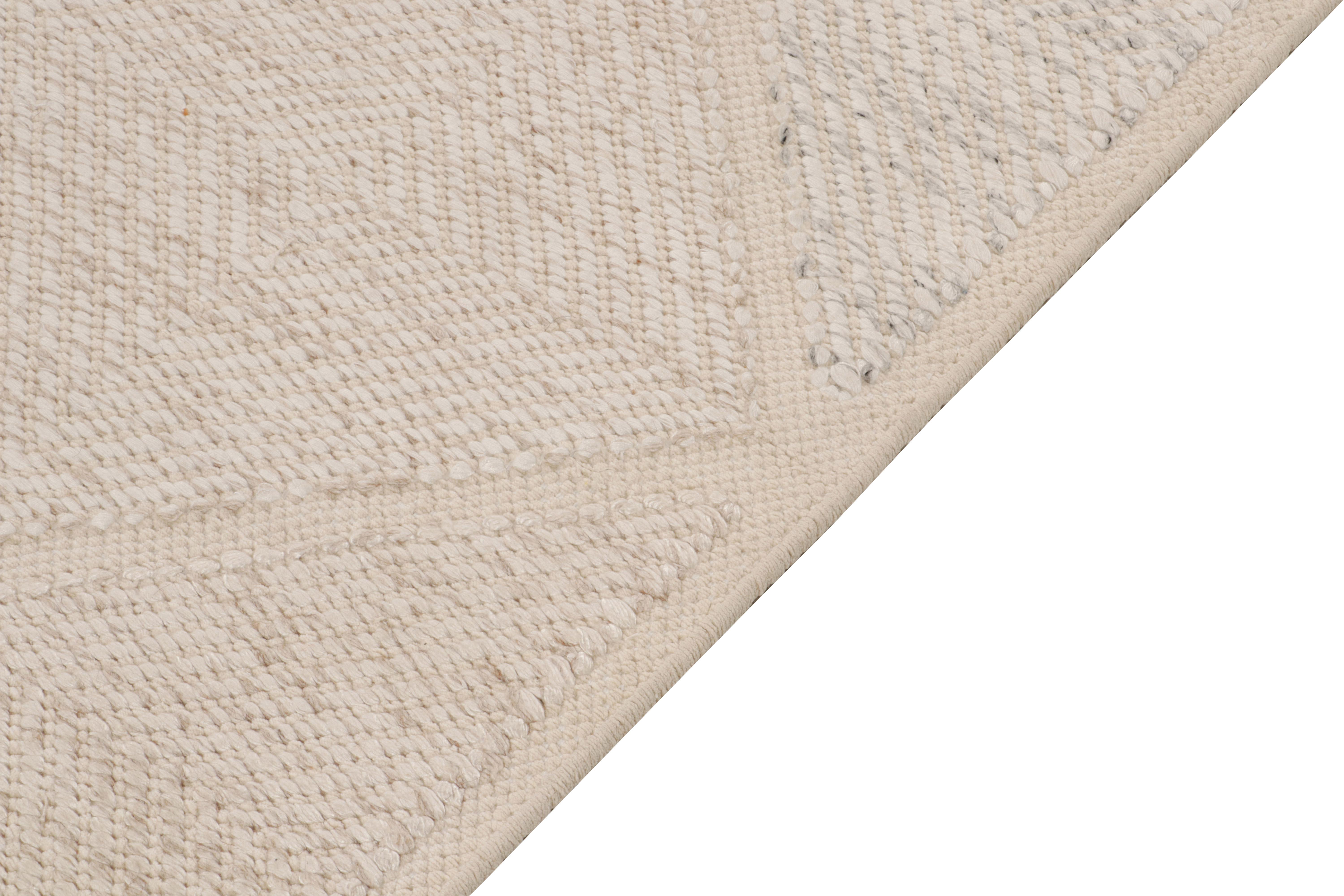 Rug & Kilim's skandinavischer Teppich im Kilim-Stil in Weiß mit grauem Rautenmuster im Zustand „Neu“ im Angebot in Long Island City, NY