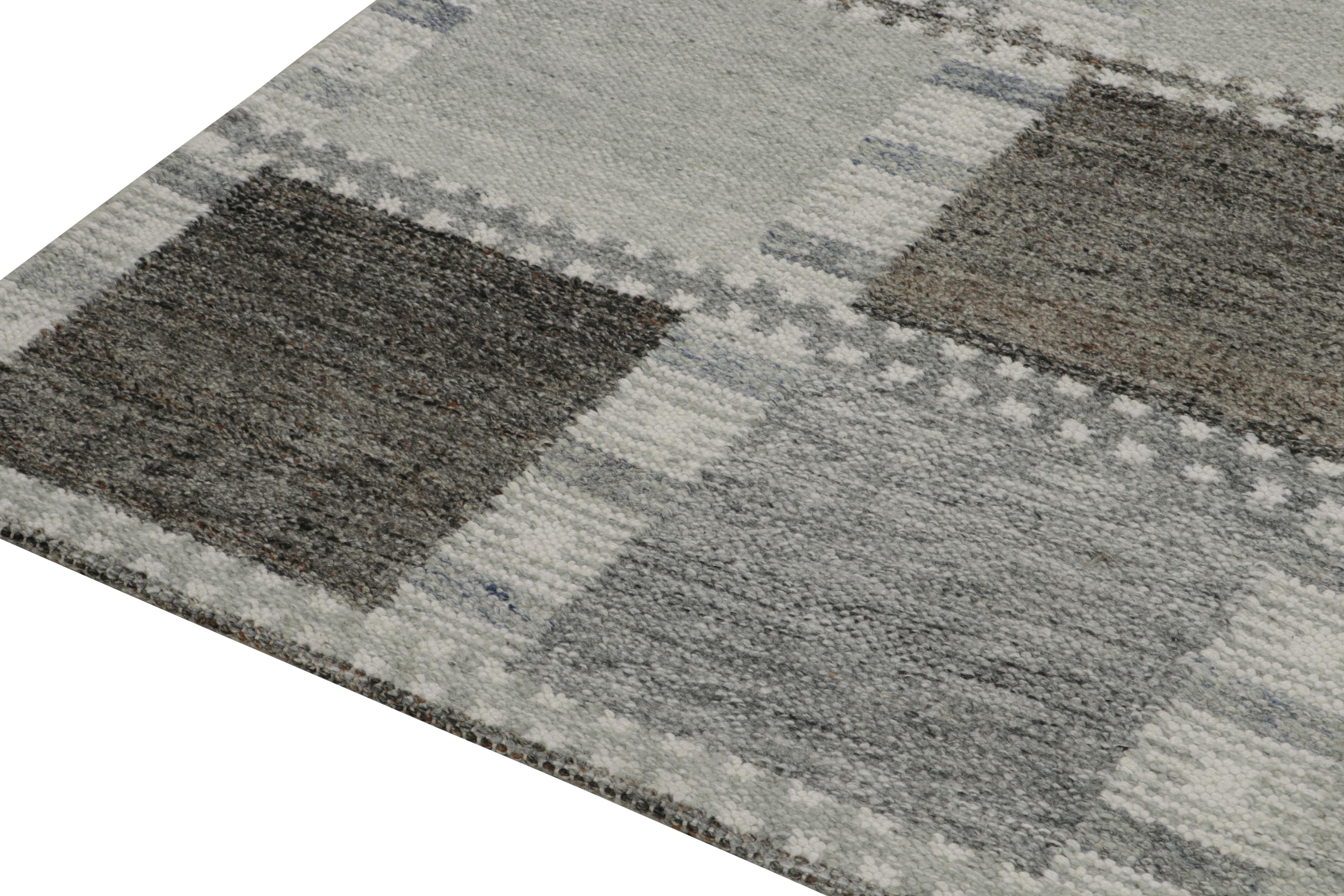 Contemporary Rug & Kilim’s Scandinavian Outdoor Rug in Gray & White Geometric Pattern For Sale