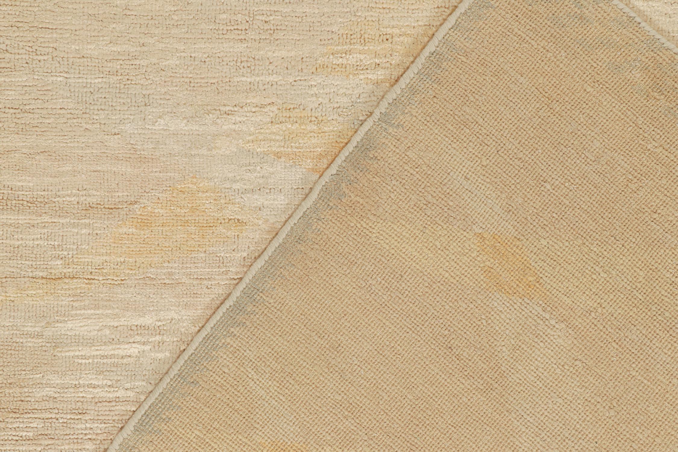 XXIe siècle et contemporain Rug & Kilim's Scandinavian Pile Rug in Gold & Ivory Geometric Pattern (tapis à poils longs scandinaves à motifs géométriques or et ivoire) en vente