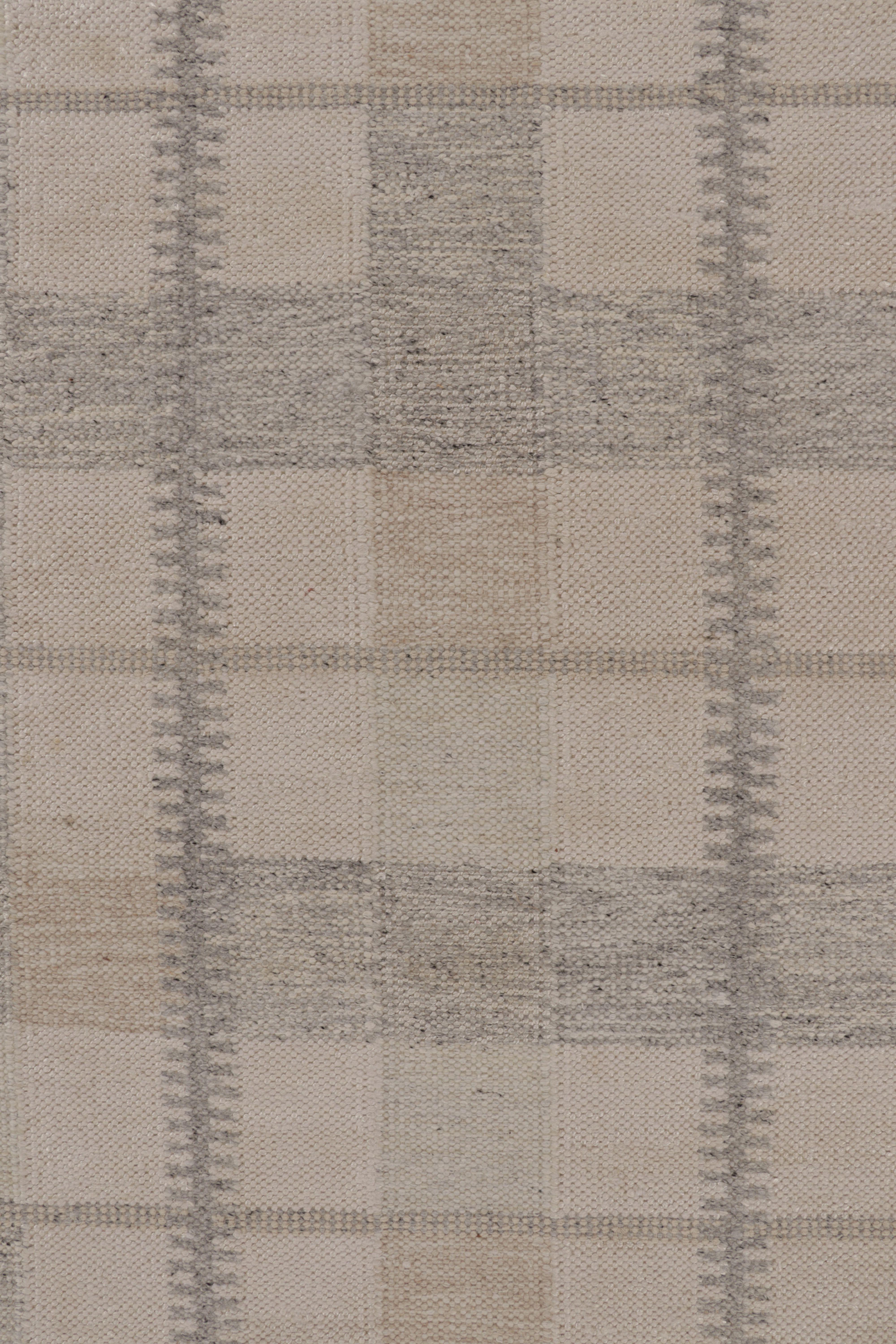 Rug & Kilim’s Scandinavian-Inspired Rug, Minimalist Geometric Patterns in Grays In New Condition For Sale In Long Island City, NY