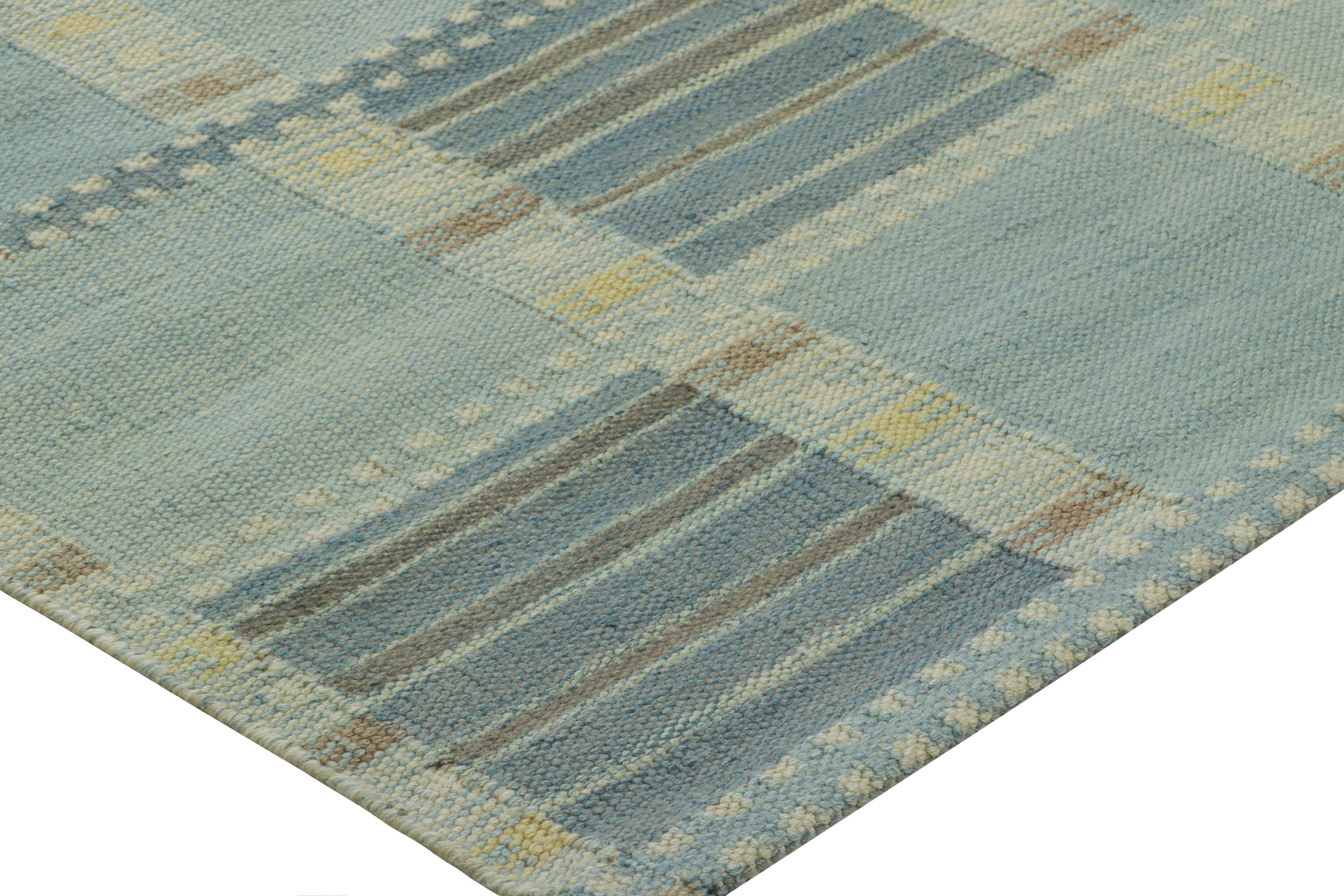 Alfombra escandinava de Rug & Kilim en azul y crema, con motivos geométricos en Nuevo estado para la venta en Long Island City, NY