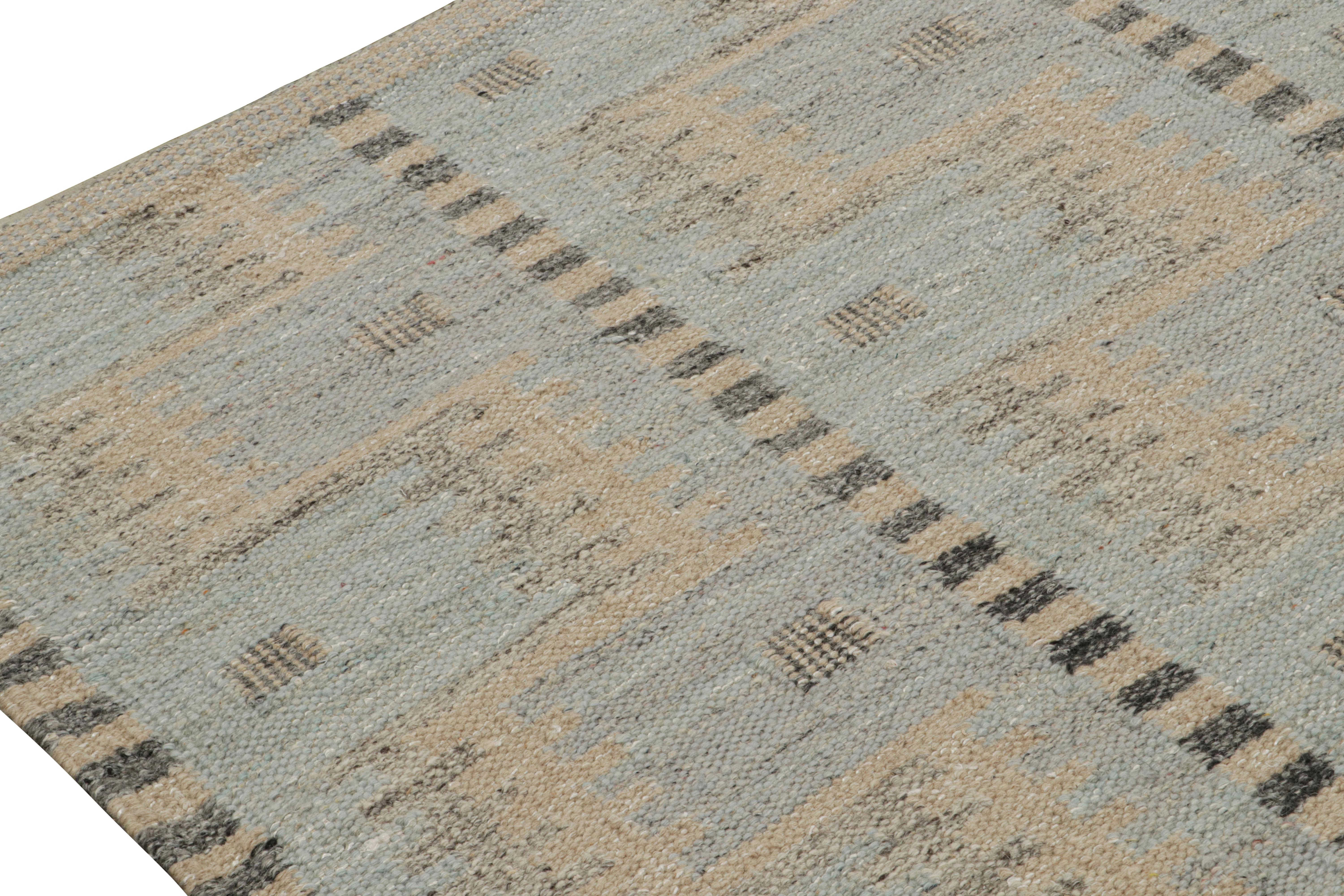 Annodato a mano Tappeto scandinavo Rug & Kilim in blu con motivi geometrici in vendita