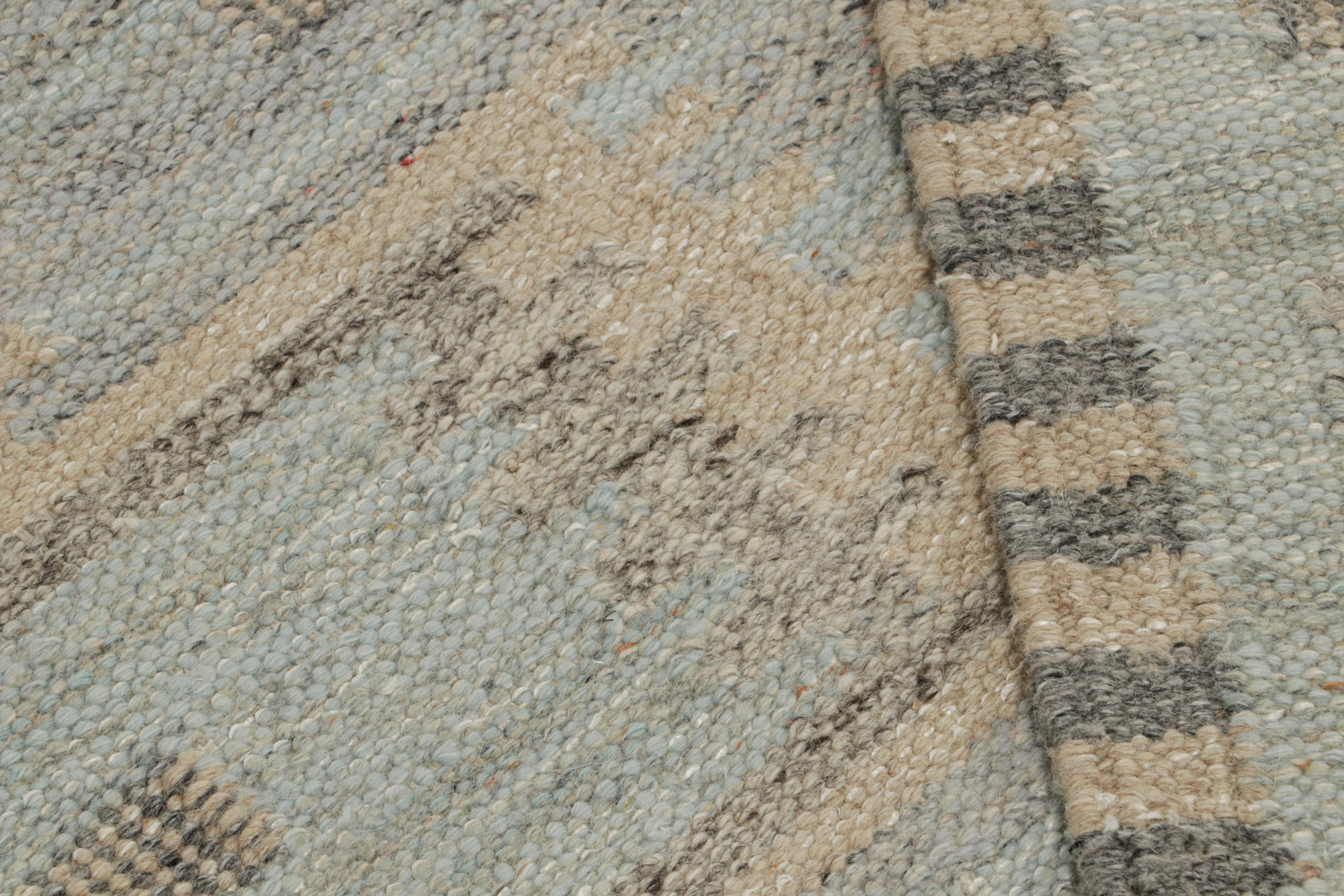 XXI secolo e contemporaneo Tappeto scandinavo Rug & Kilim in blu con motivi geometrici in vendita