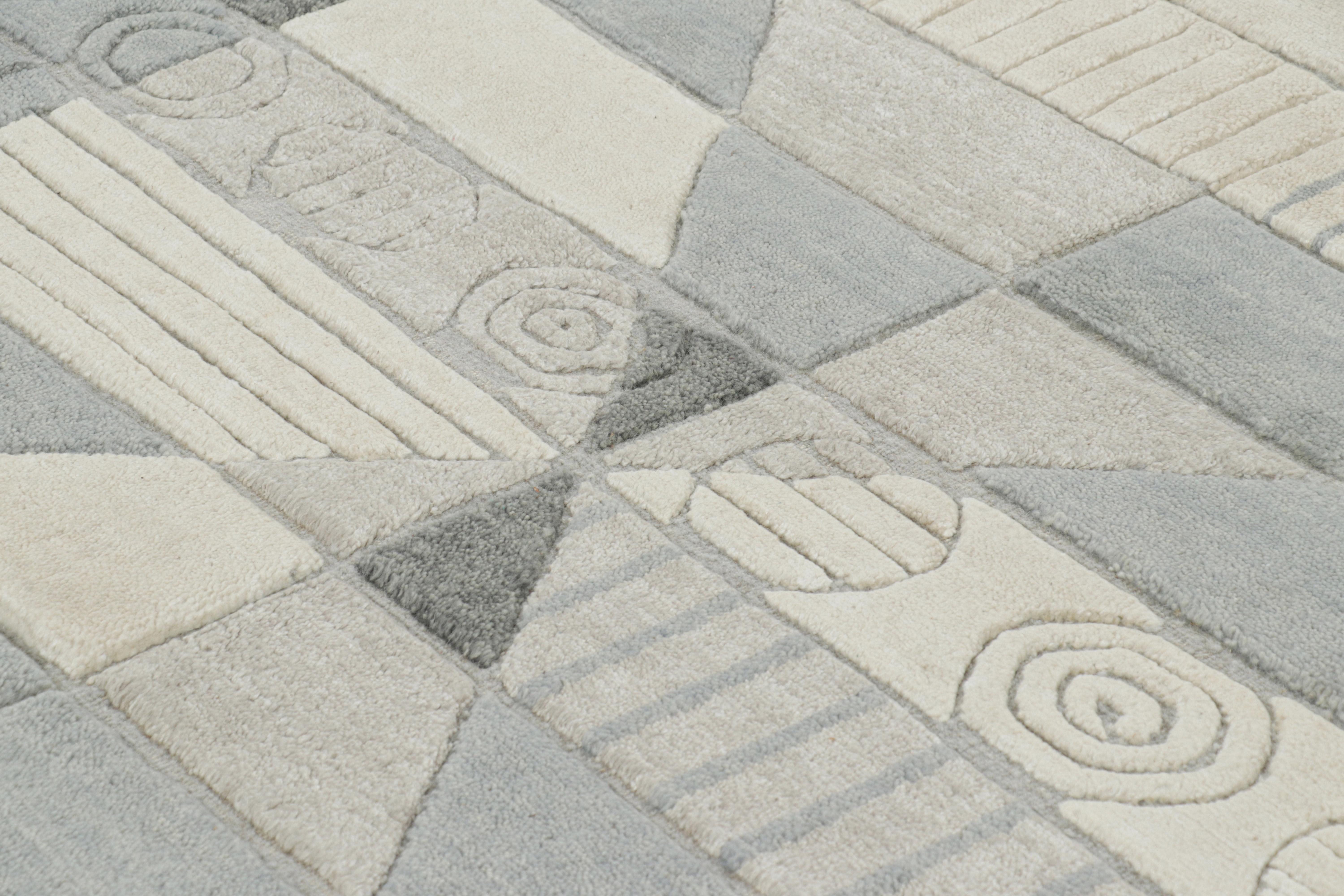 Moderne Rug & Kilim's Scandinavian Rug in Gray with High-Low Geometric Patterns (tapis scandinave gris à motifs géométriques) en vente