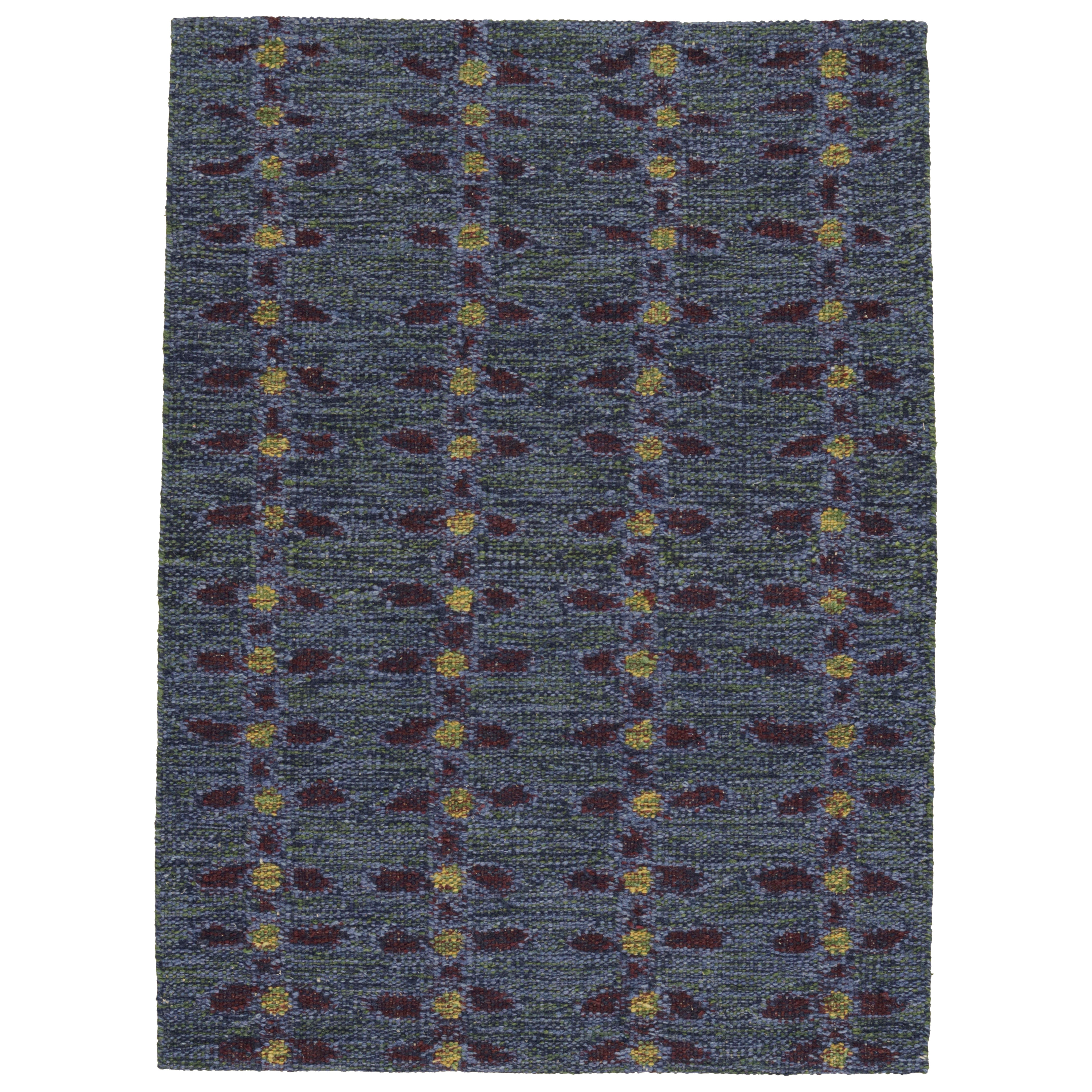 Tappeto scandinavo Rug & Kilim in indaco con motivi floreali rossi e gialli in vendita
