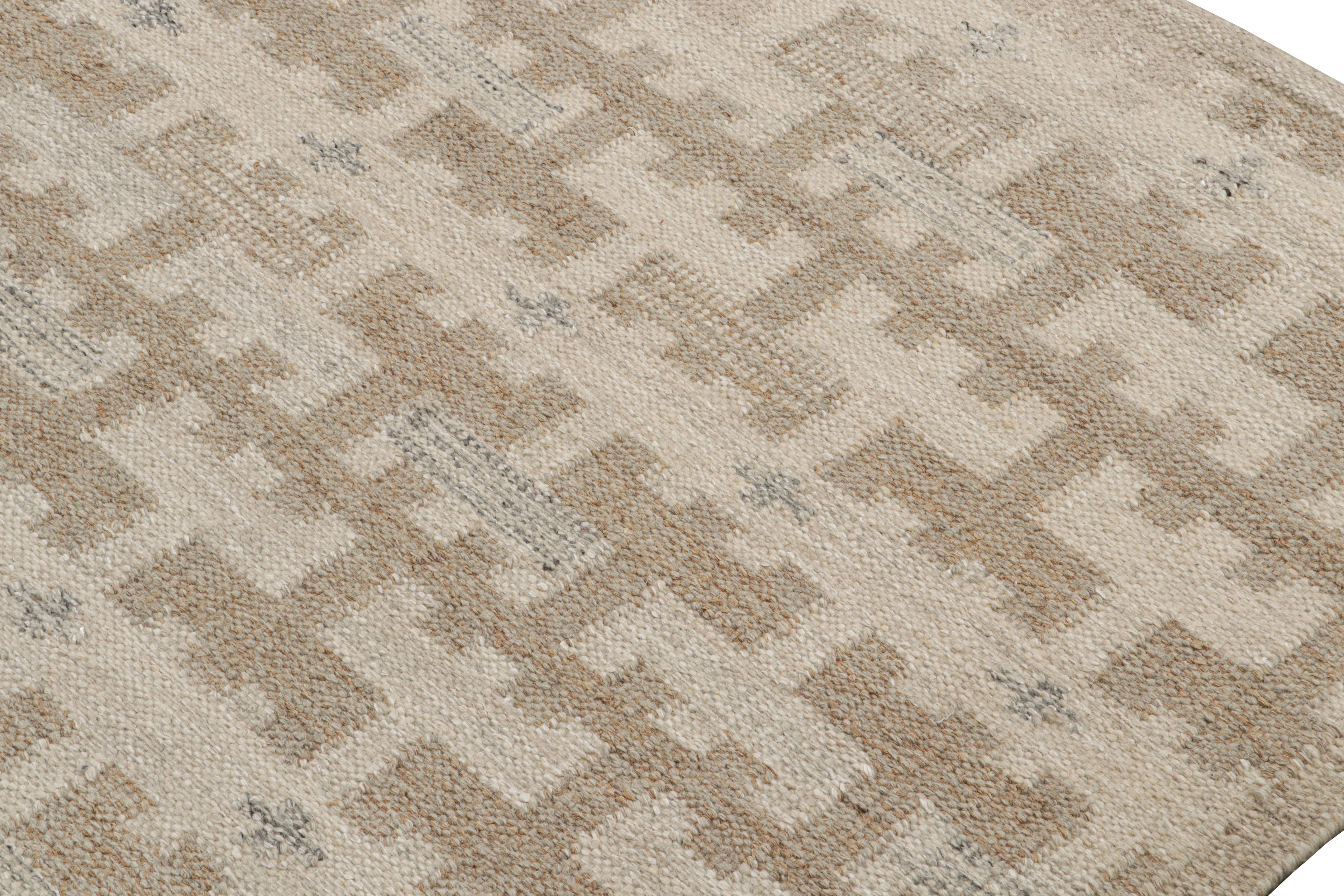 Tessuto a mano Tappeto scandinavo Rug & Kilim con motivo geometrico beige-marrone in vendita