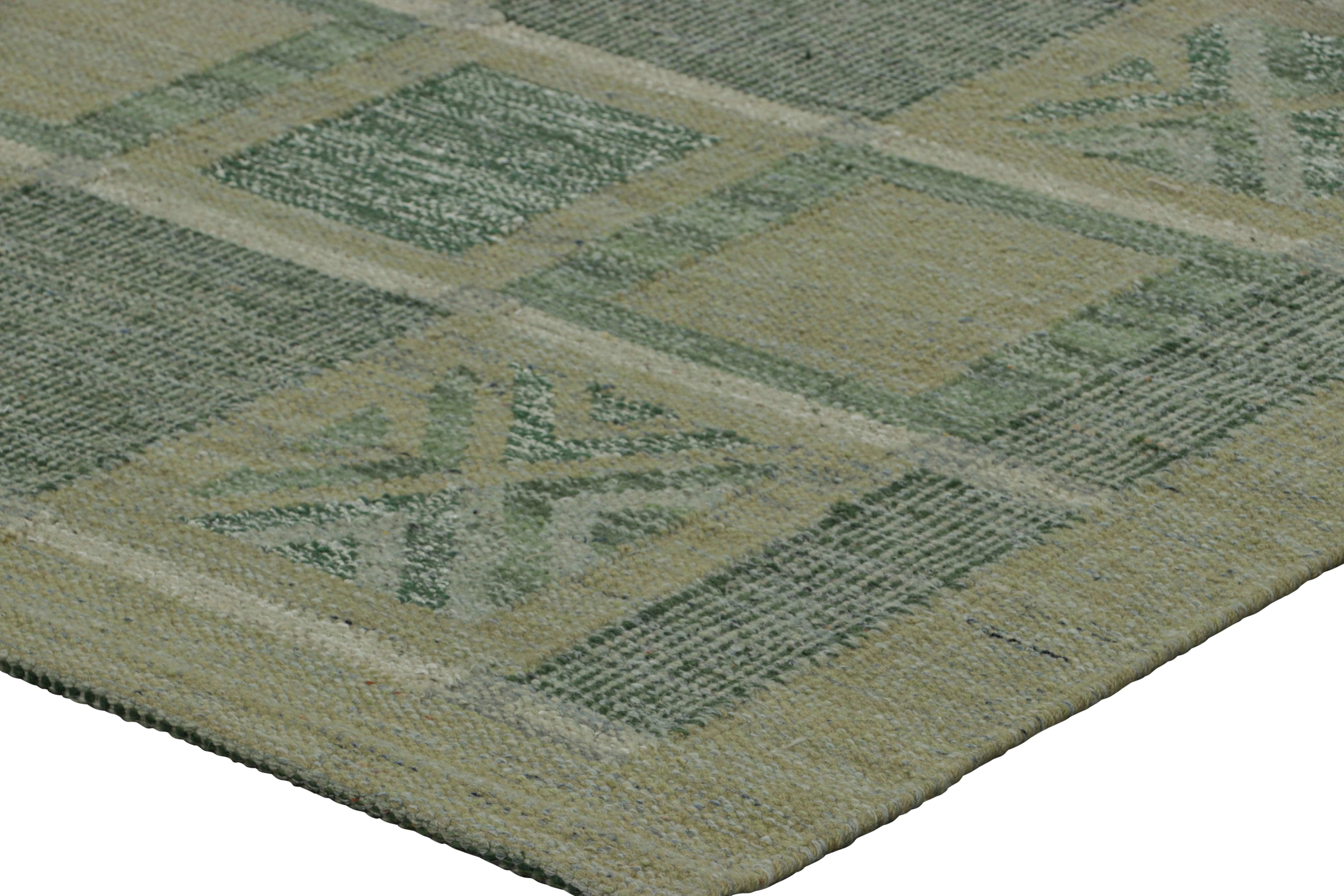 Alfombra escandinava Rug & Kilim con motivos geométricos en verde y azul hielo en Nuevo estado para la venta en Long Island City, NY