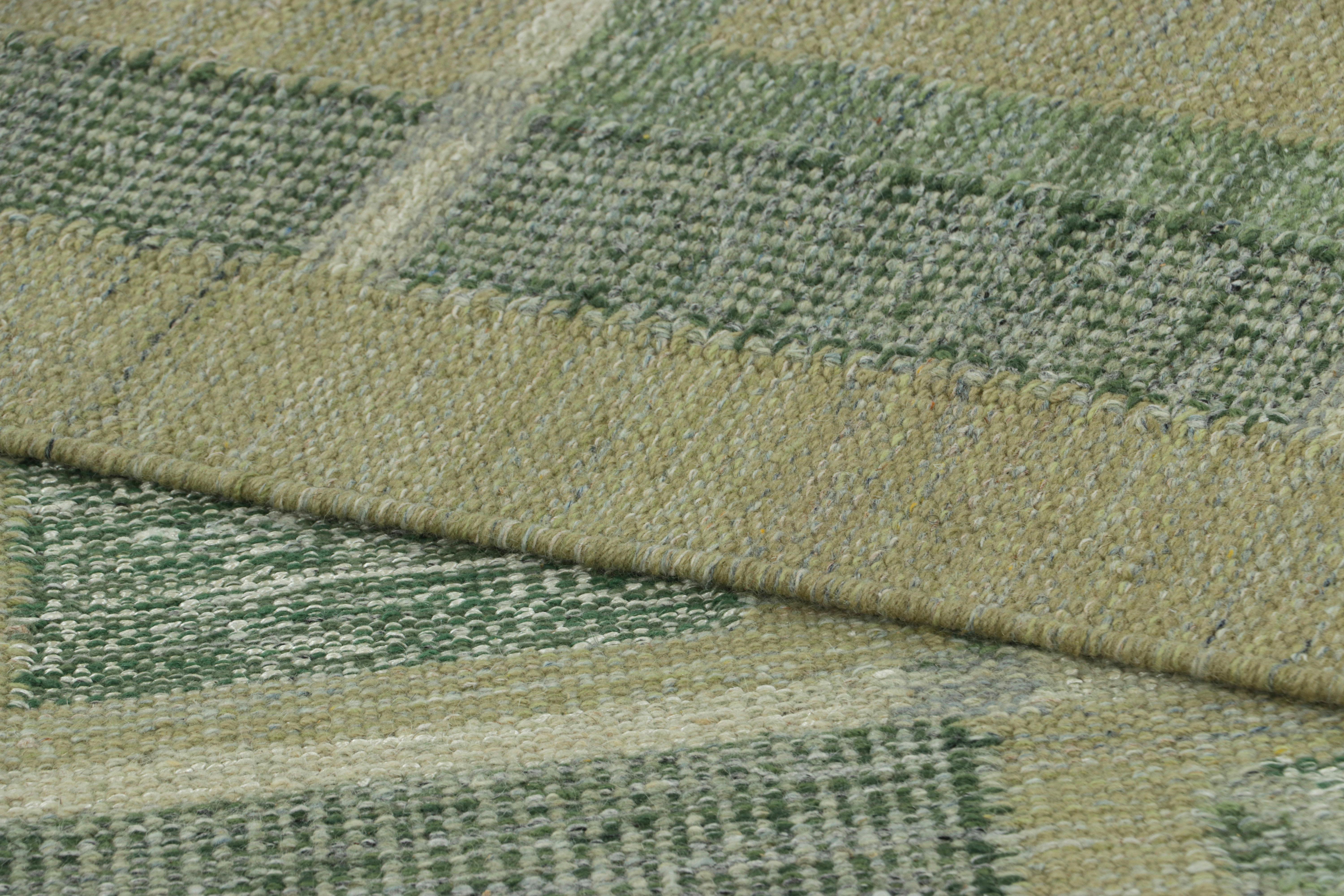 Alfombra escandinava Rug & Kilim con motivos geométricos en verde y azul hielo Siglo XXI y contemporáneo en venta