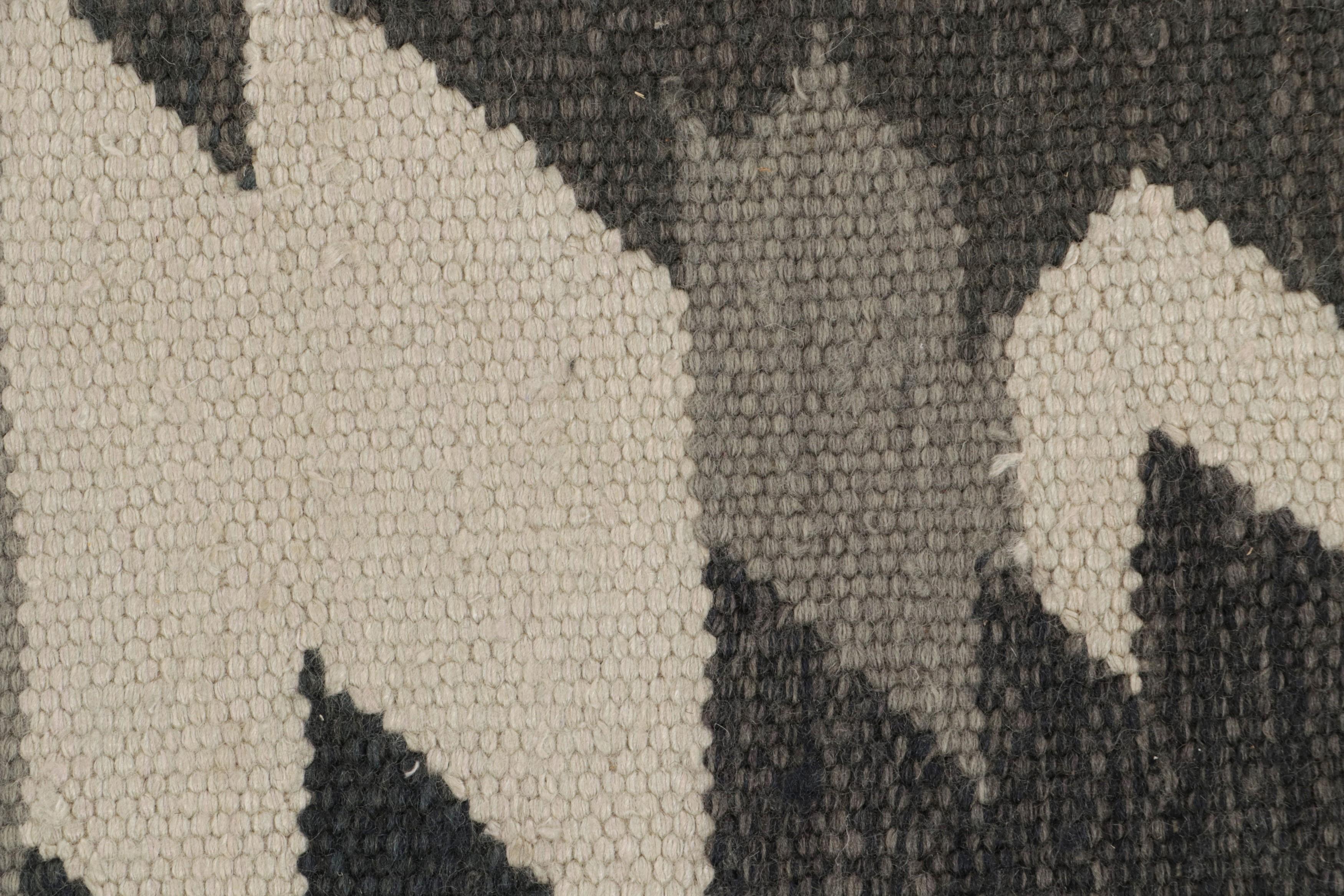 Rug & Kilim's abstrakter Teppich im skandinavischen Stil, mit gezackten Mustern (Handgeknüpft) im Angebot
