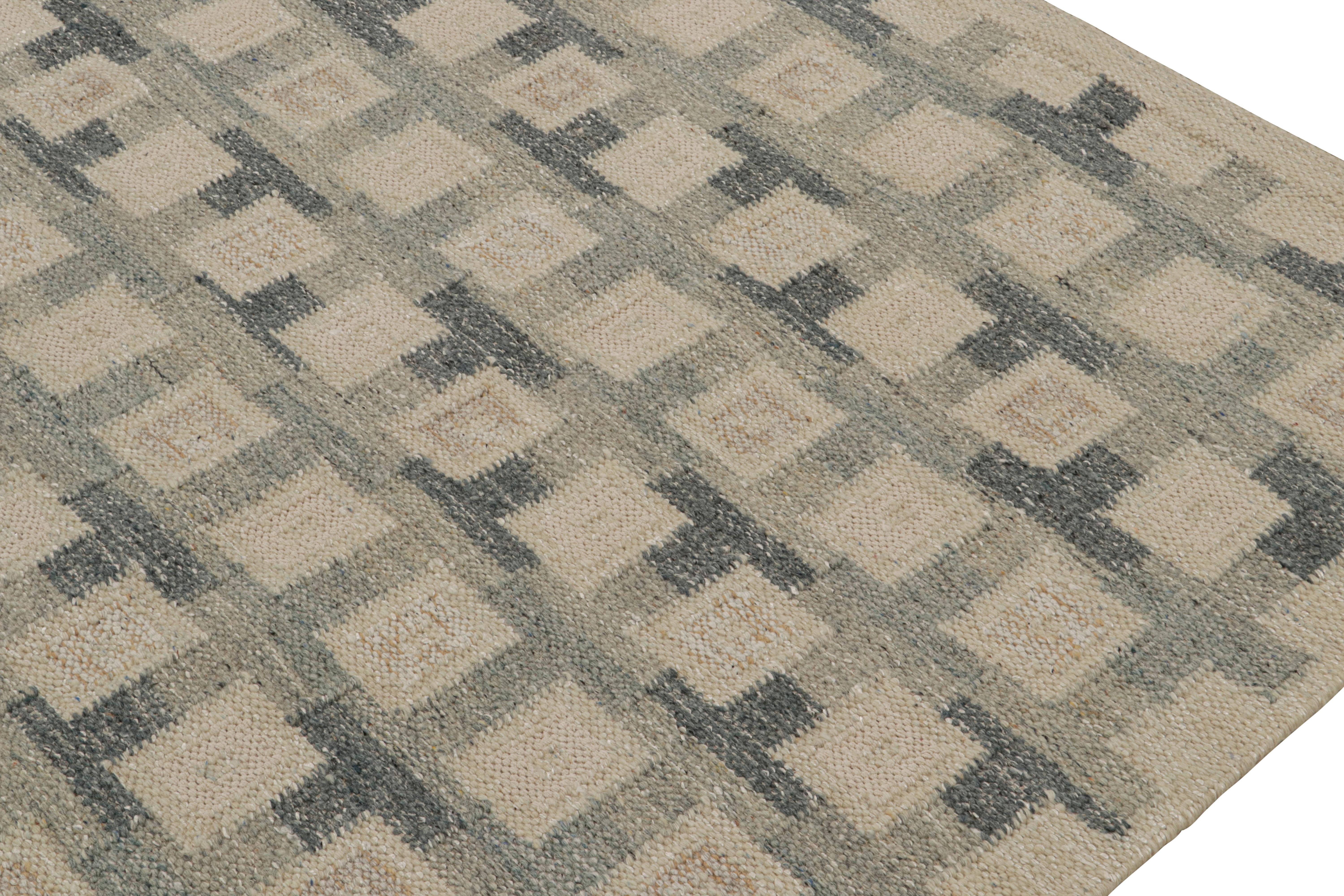 Hand-Woven Rug & Kilim’s Scandinavian Style Custom Kilim in Beige & Gray Geometric Pattern For Sale