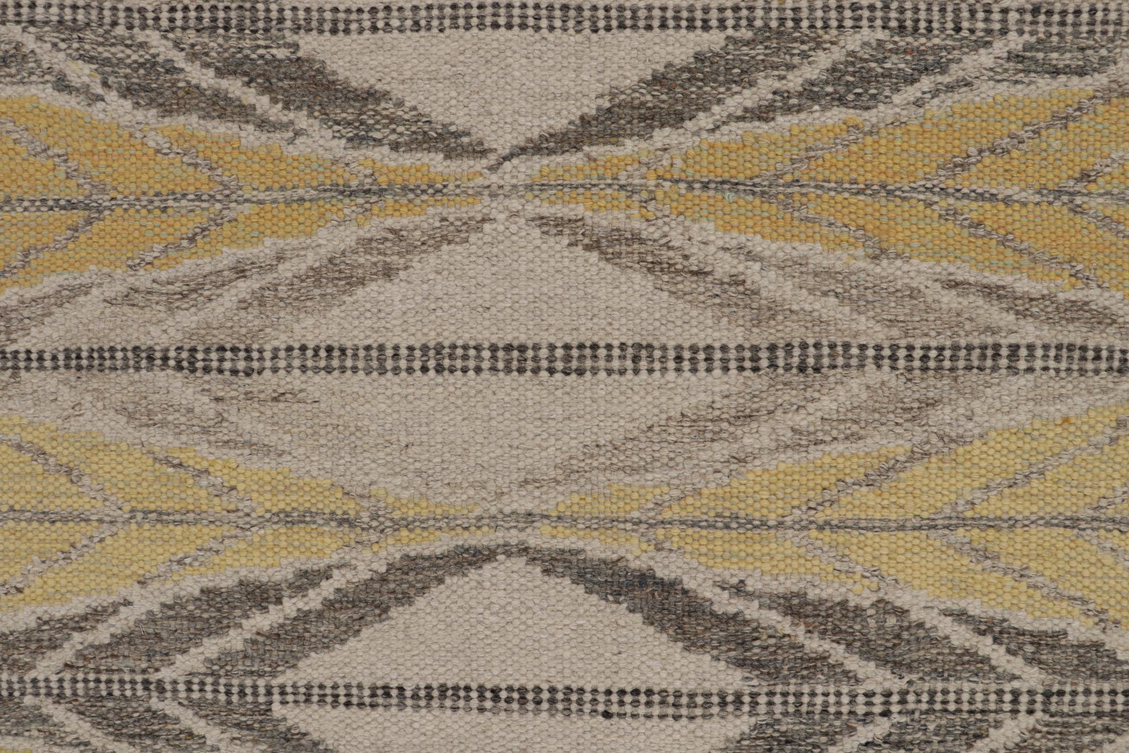 Rug & Kilim’s Scandinavian Style Custom Kilim in Gold & Gray Geometric Pattern In New Condition For Sale In Long Island City, NY