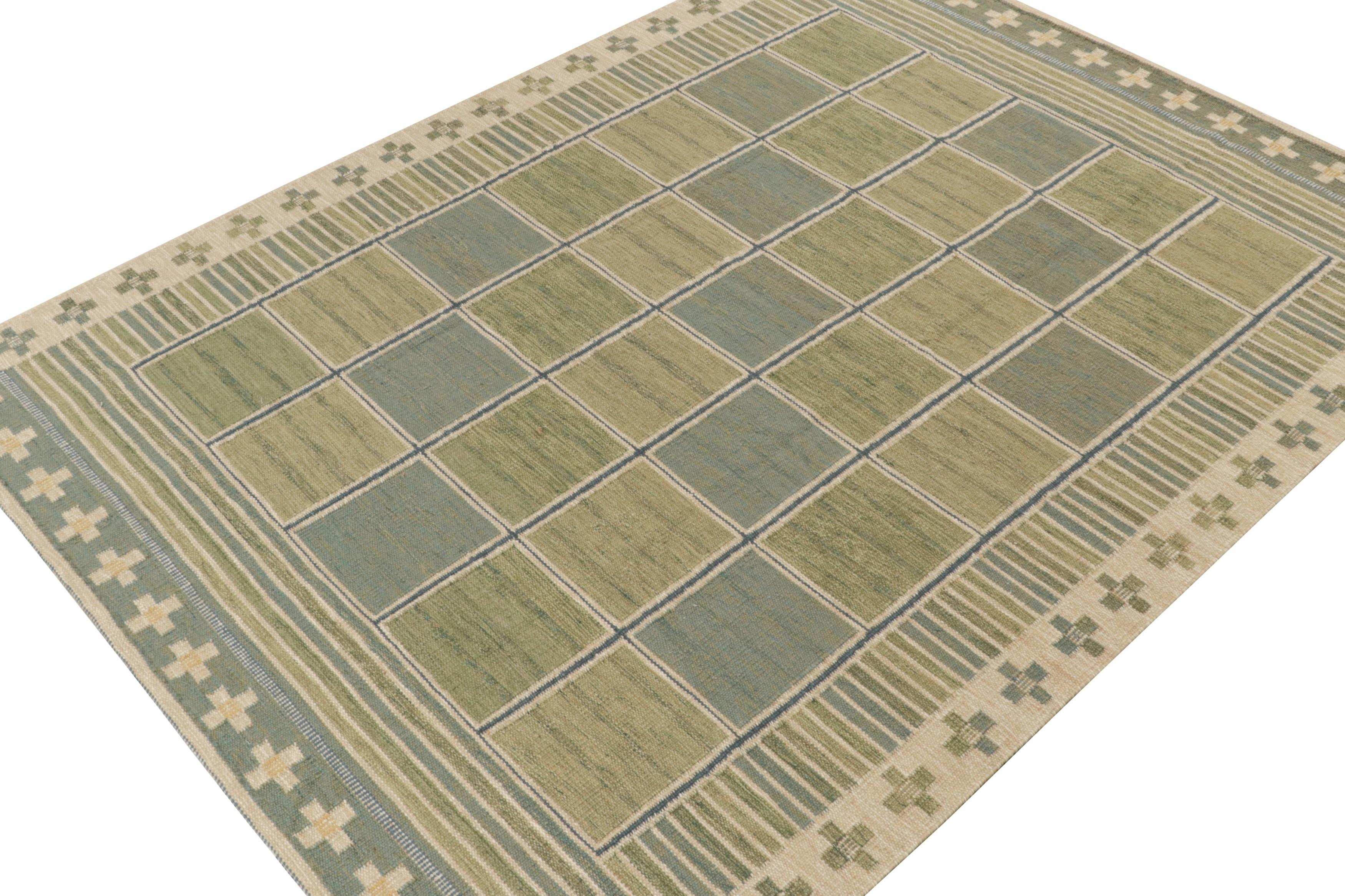 Rug & Kilim's Scandinavian Style Custom Kilim in Grün und Blau Geometrisch gemustert (Indisch) im Angebot