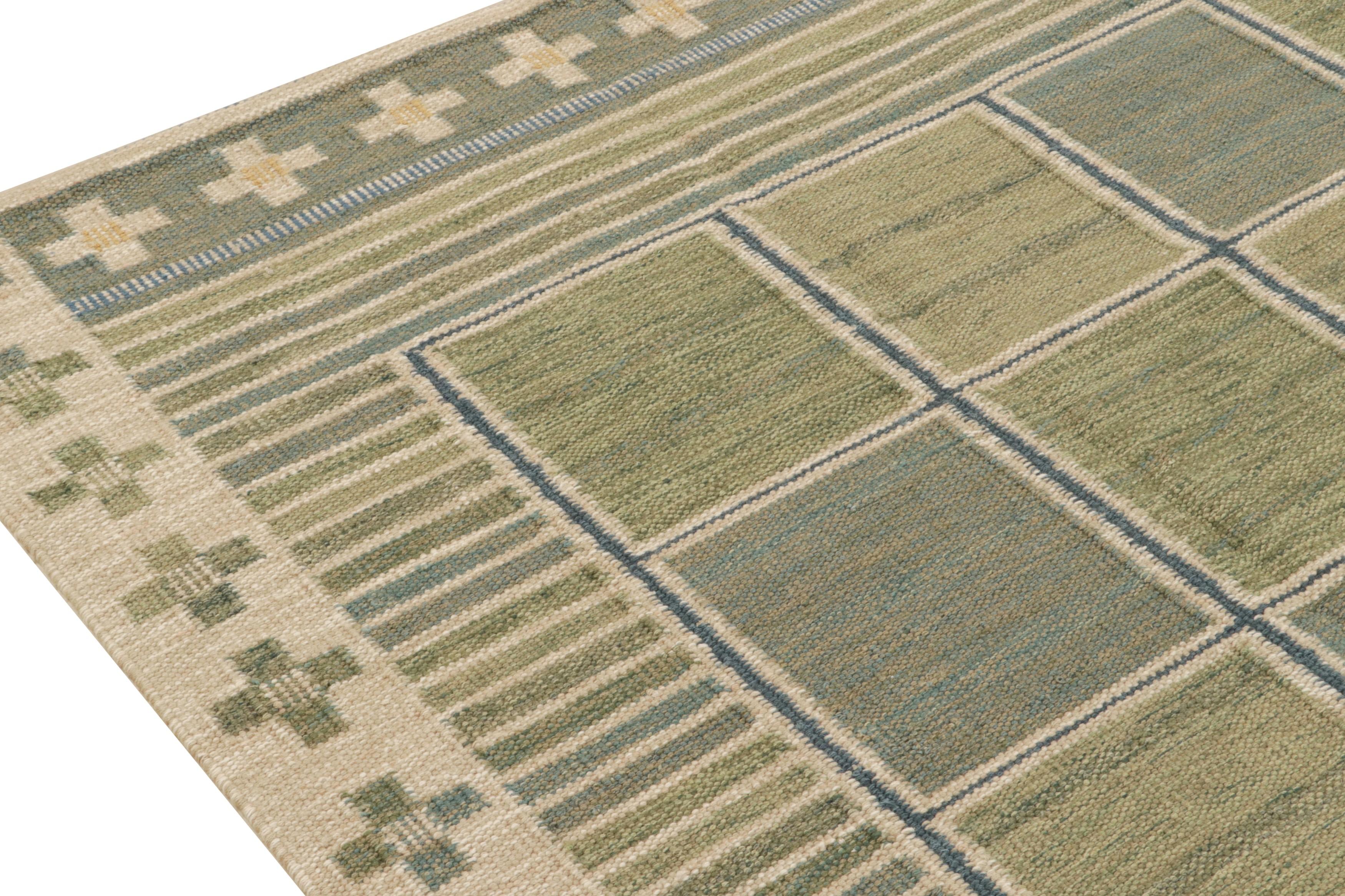 Rug & Kilim's Scandinavian Style Custom Kilim in Grün und Blau Geometrisch gemustert im Zustand „Neu“ im Angebot in Long Island City, NY