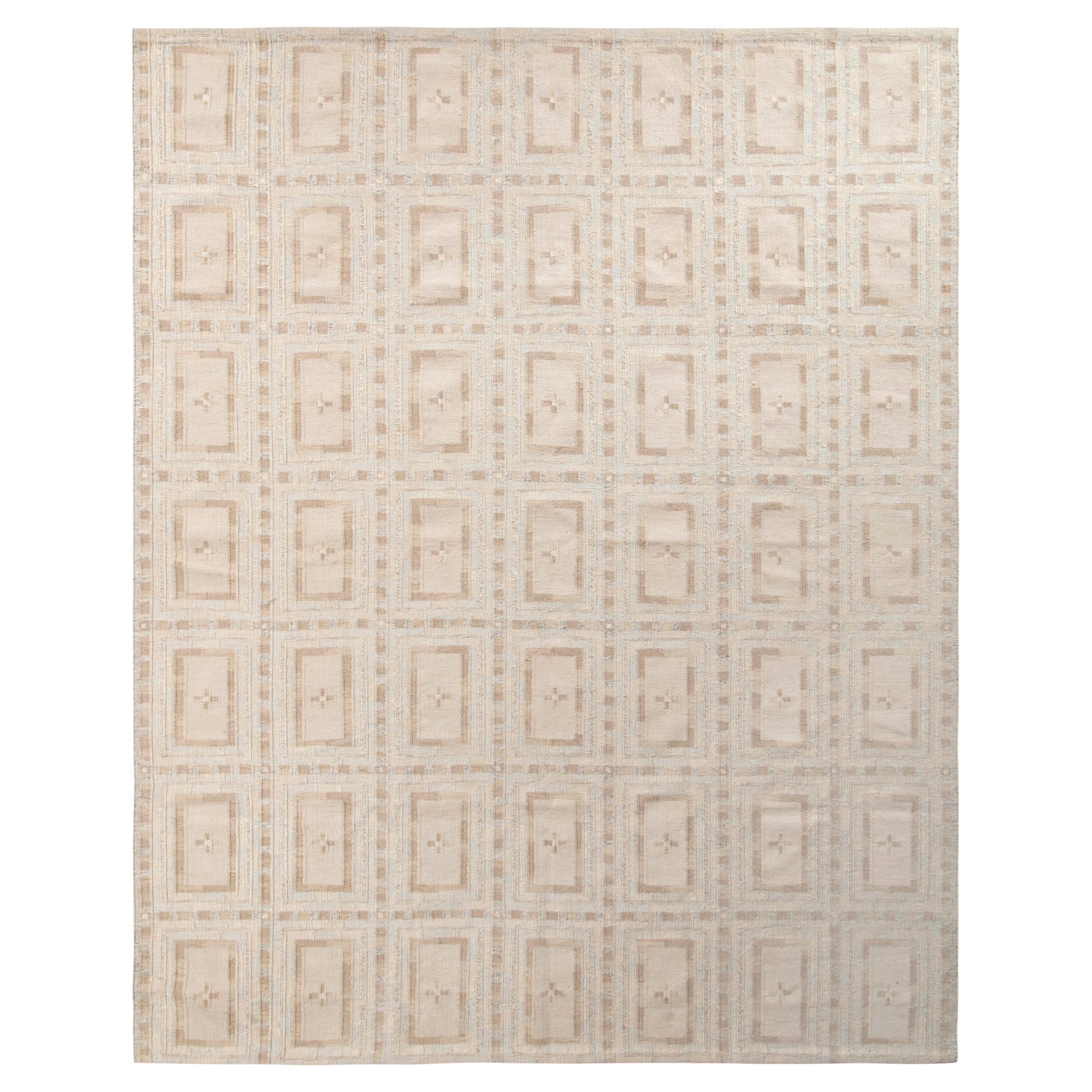 Rug & Kilim's Tapis Kilim personnalisé de style scandinave, motif géométrique beige-brun