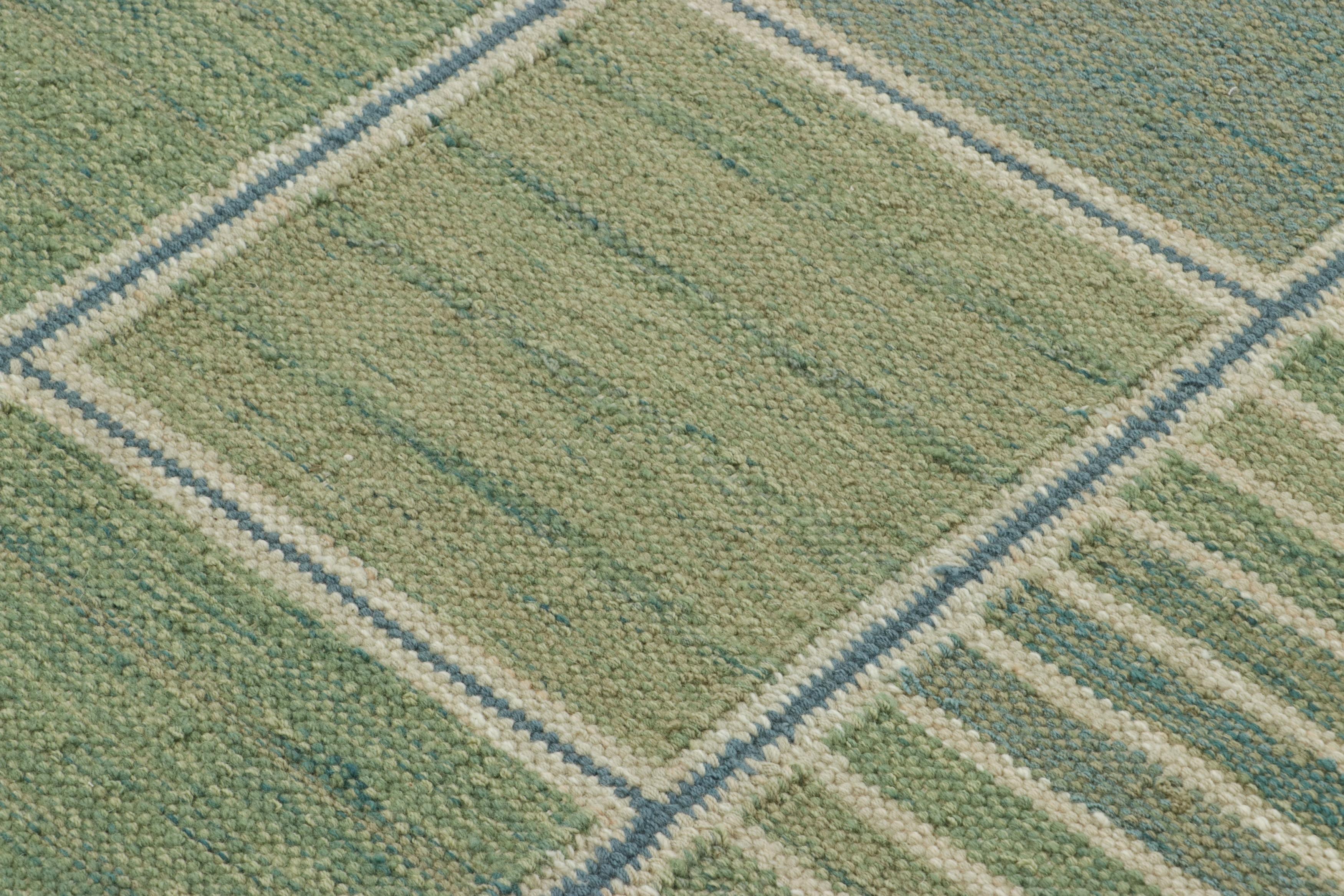 Realizzato in lana intrecciata a mano, questo tappeto personalizzato 8x10 è una nuova ed entusiasmante aggiunta alla collezione di tappeti scandinavi di Rug & Kilim: una rivisitazione contemporanea del minimalismo svedese e dei tappeti e tessuti