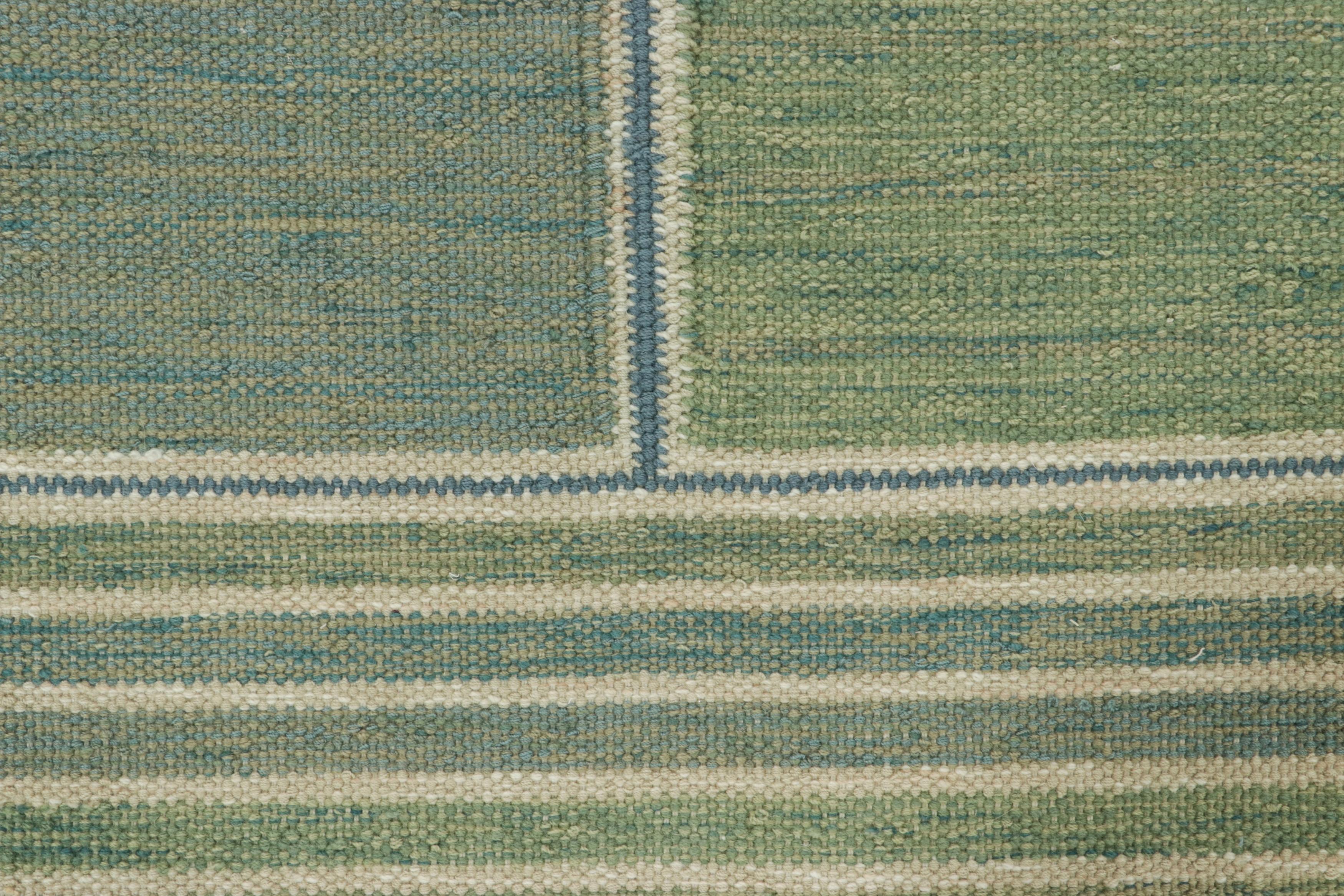Scandinavo moderno Rug & Kilim - Tappeto Kilim personalizzato in stile scandinavo, verde con motivi geometrici in vendita